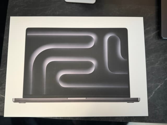 Apple MacBook Pro 16" M4 Pro 24GB RAM 512GB SSD Space Black - 100% Battery - Like New