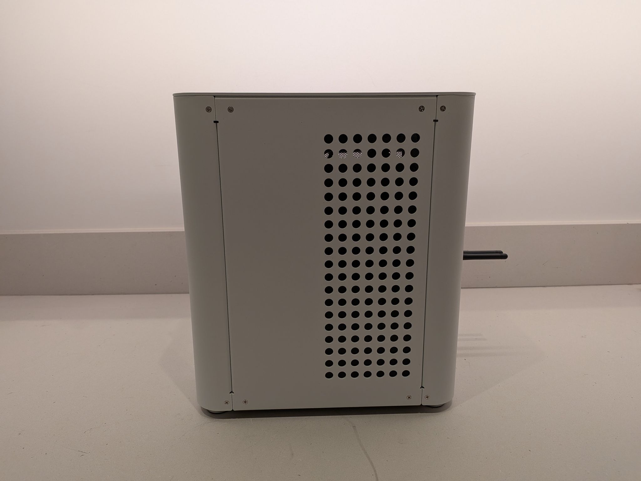 Bomb Devil Snow - RTX 5070, Ryzen 5 9600X, 32 GB DDR5 RAM, 2 TB Gen 5 NVME, RGB, Liquid Cooled