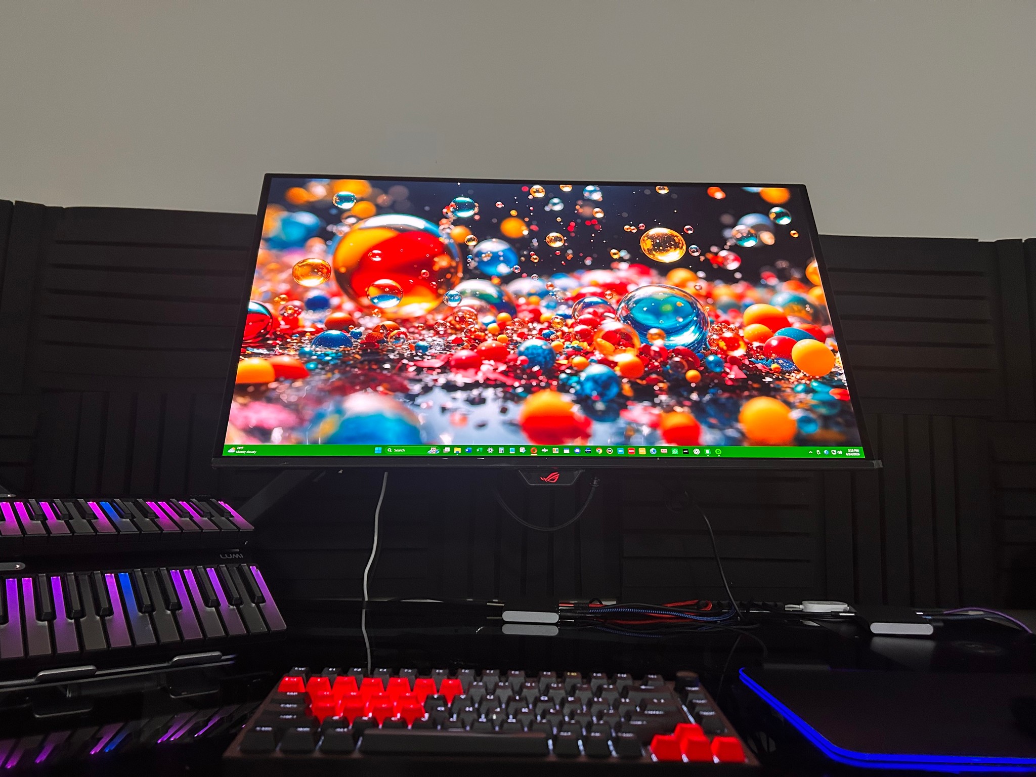 ASUS ROG QD-OLED 32" 4K (3840 x 2160) 165Hz Gaming Monitor (XG32UCDS) (Less than three days used!)