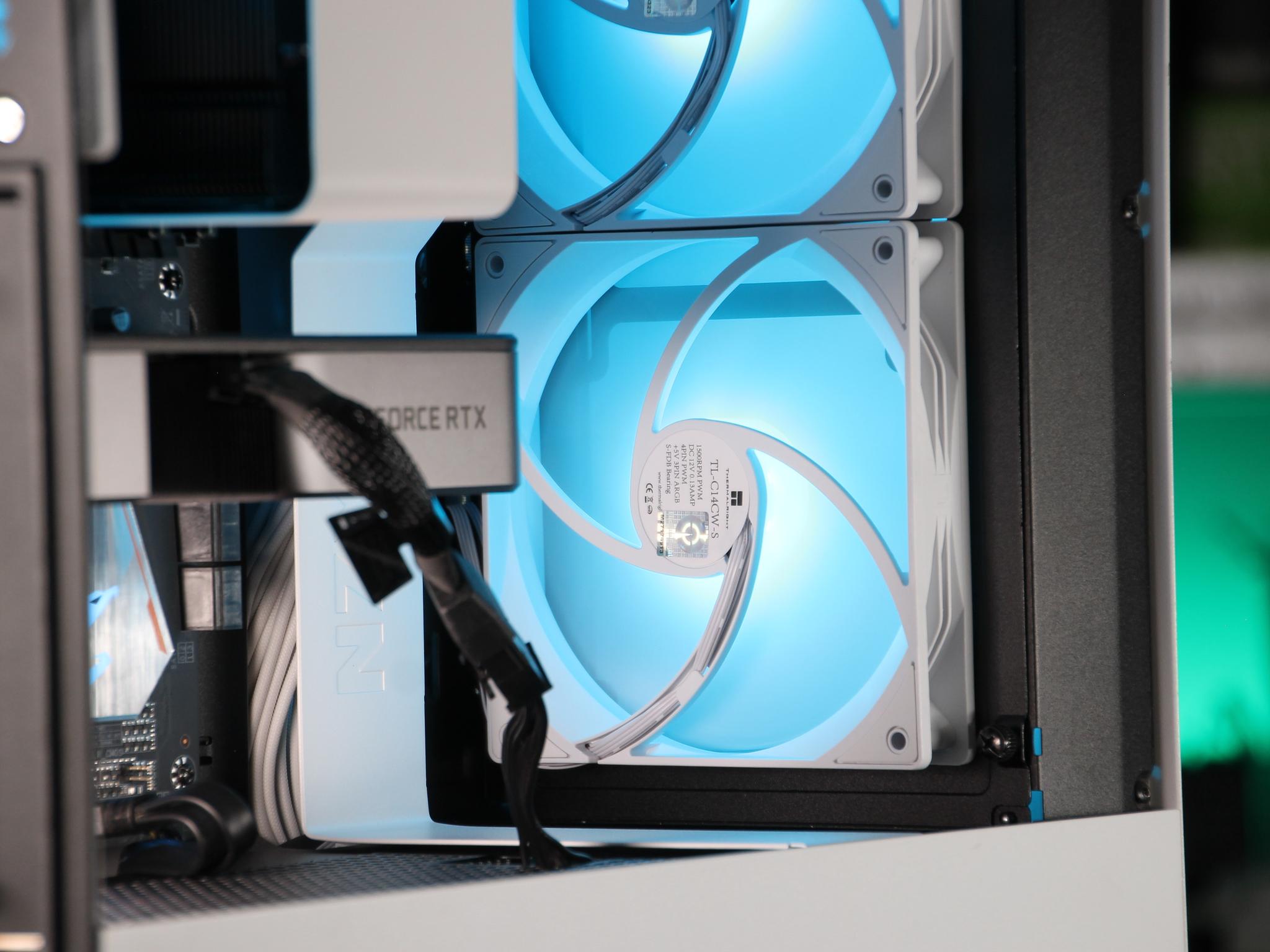 𝑨𝑿𝑰𝑶𝑴 // Ryzen 7 5700X, RTX 3070 // Mid-Range Gaming PC