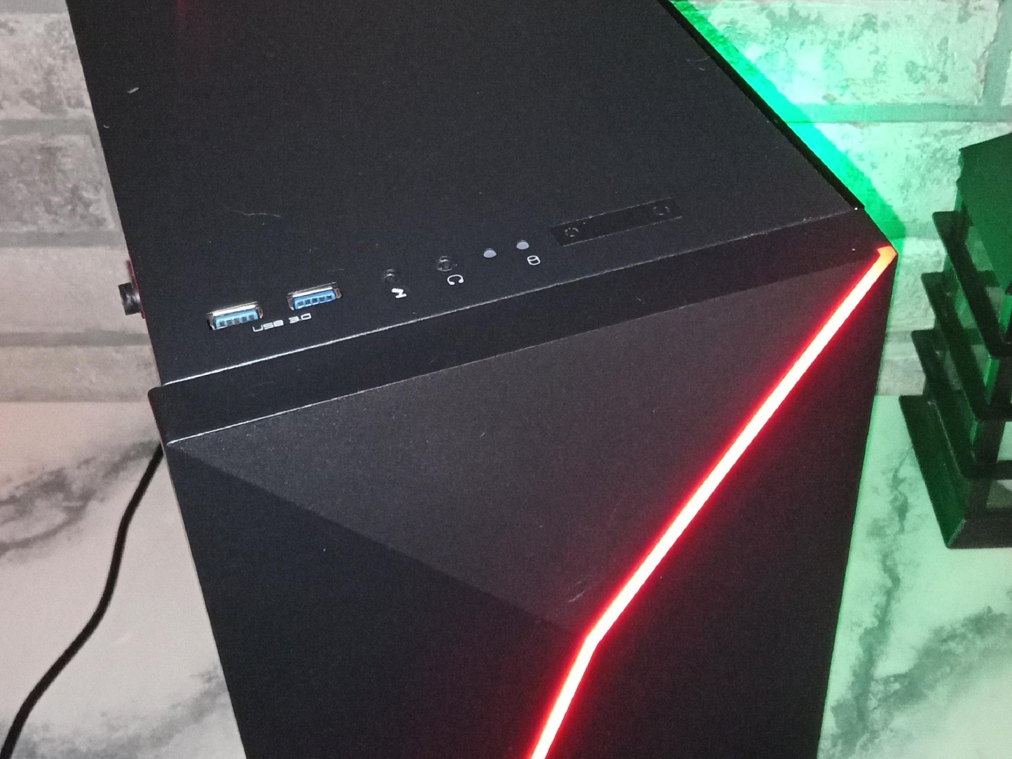 DESKTOP COMPUTER/I5/RX 570 8G/16GB RAM/465GB HD/WIN10 PRO/WIFI