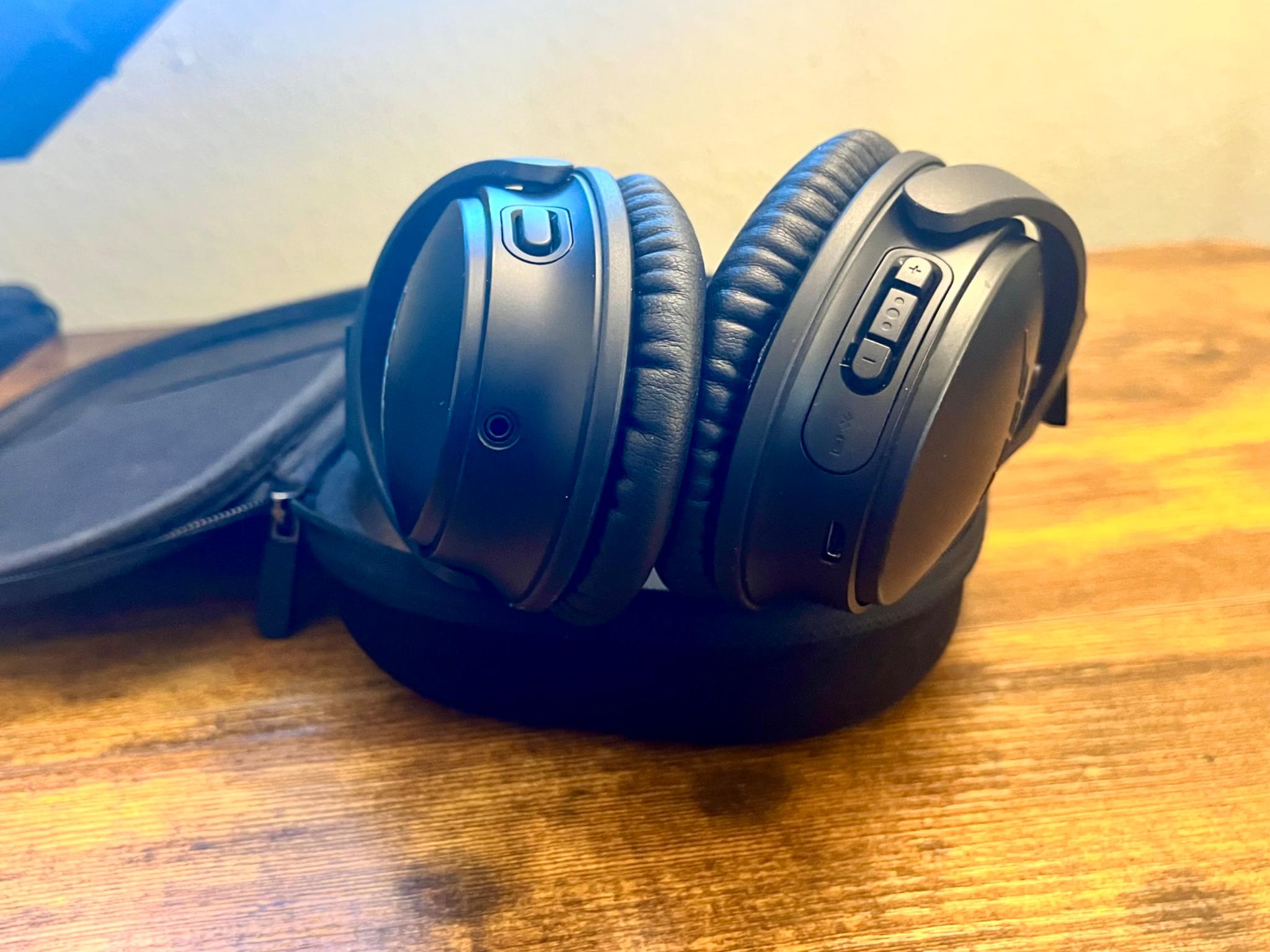 Bose QuietComfort 35 II Noise Cancelling Wireless Headphones + Headset Buddy ClearMic