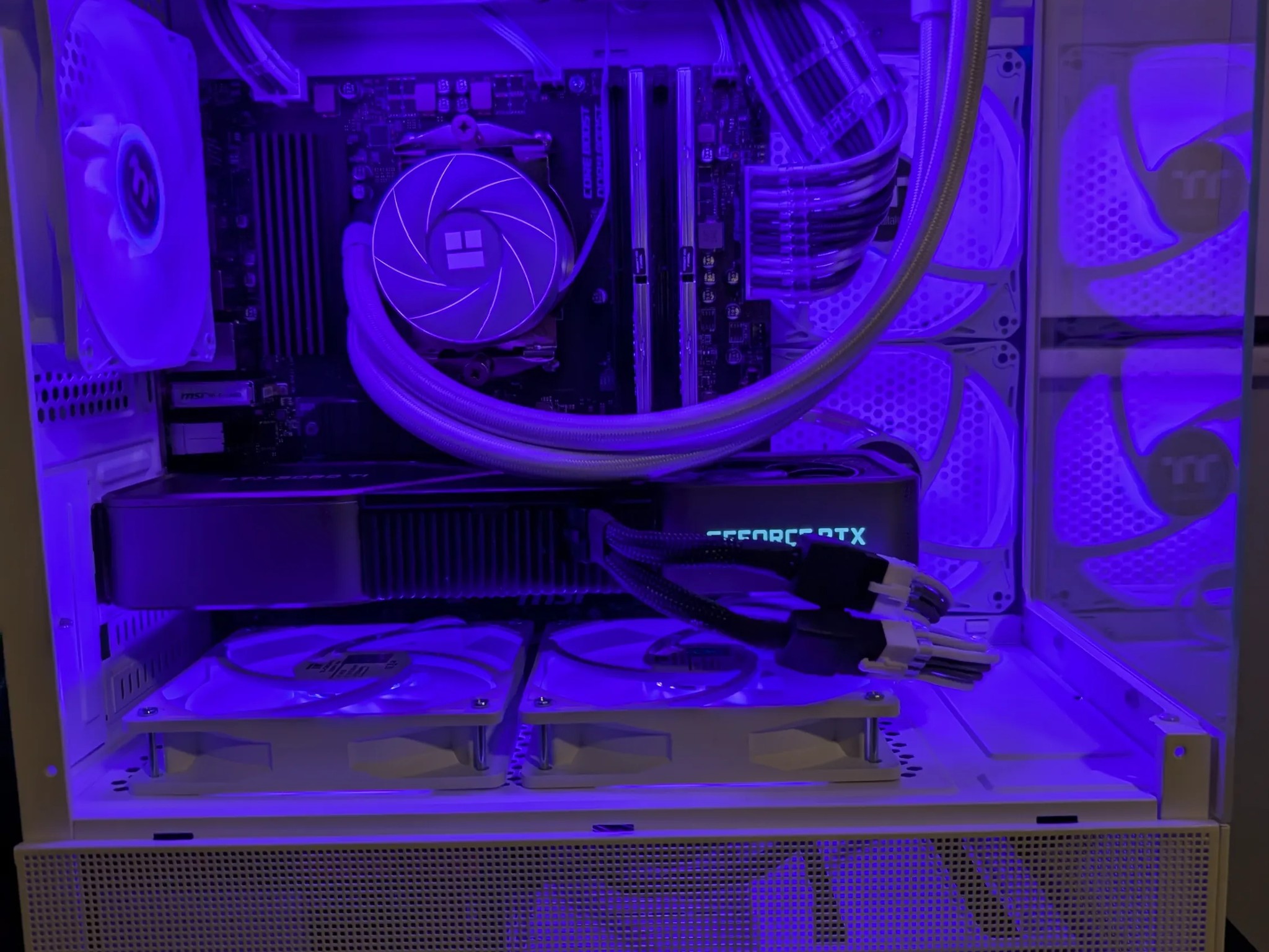 Compact High Perf Gamer - RTX 3080ti | R 7 5700x3d | 32 GB DDR4 3600 | 1 TB NVME