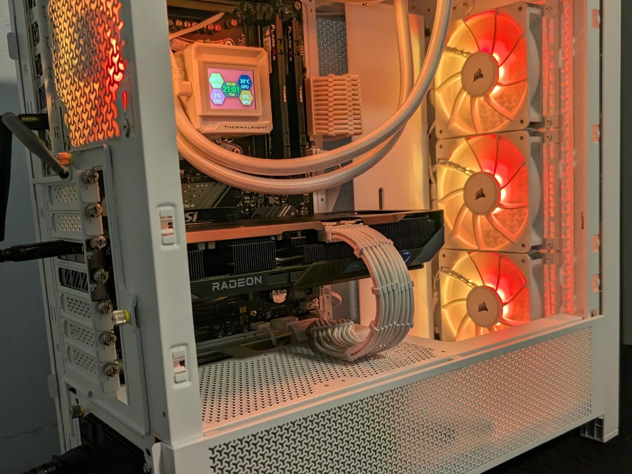 RX 9070 - Ryzen 7 9700x Cutting Edge Gaming PC