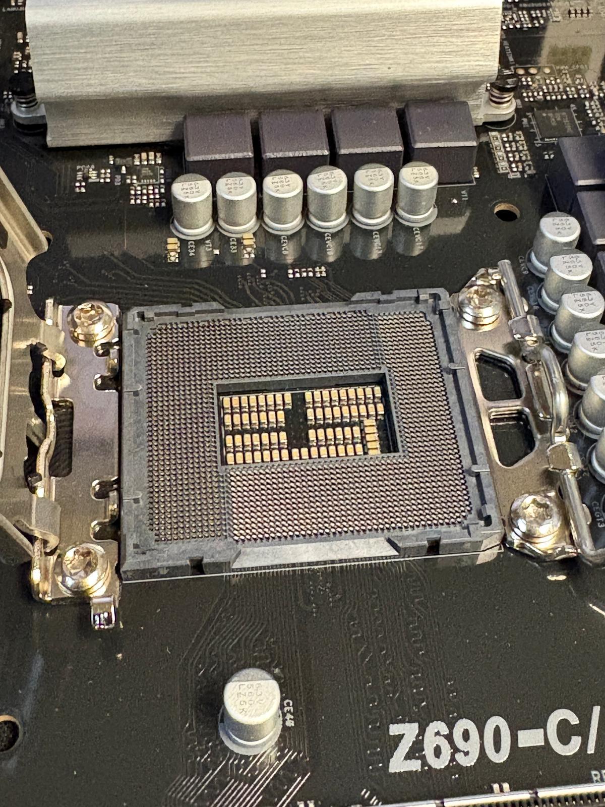 USED & FUNCTION GOOD - ASRock Z690-C/D5