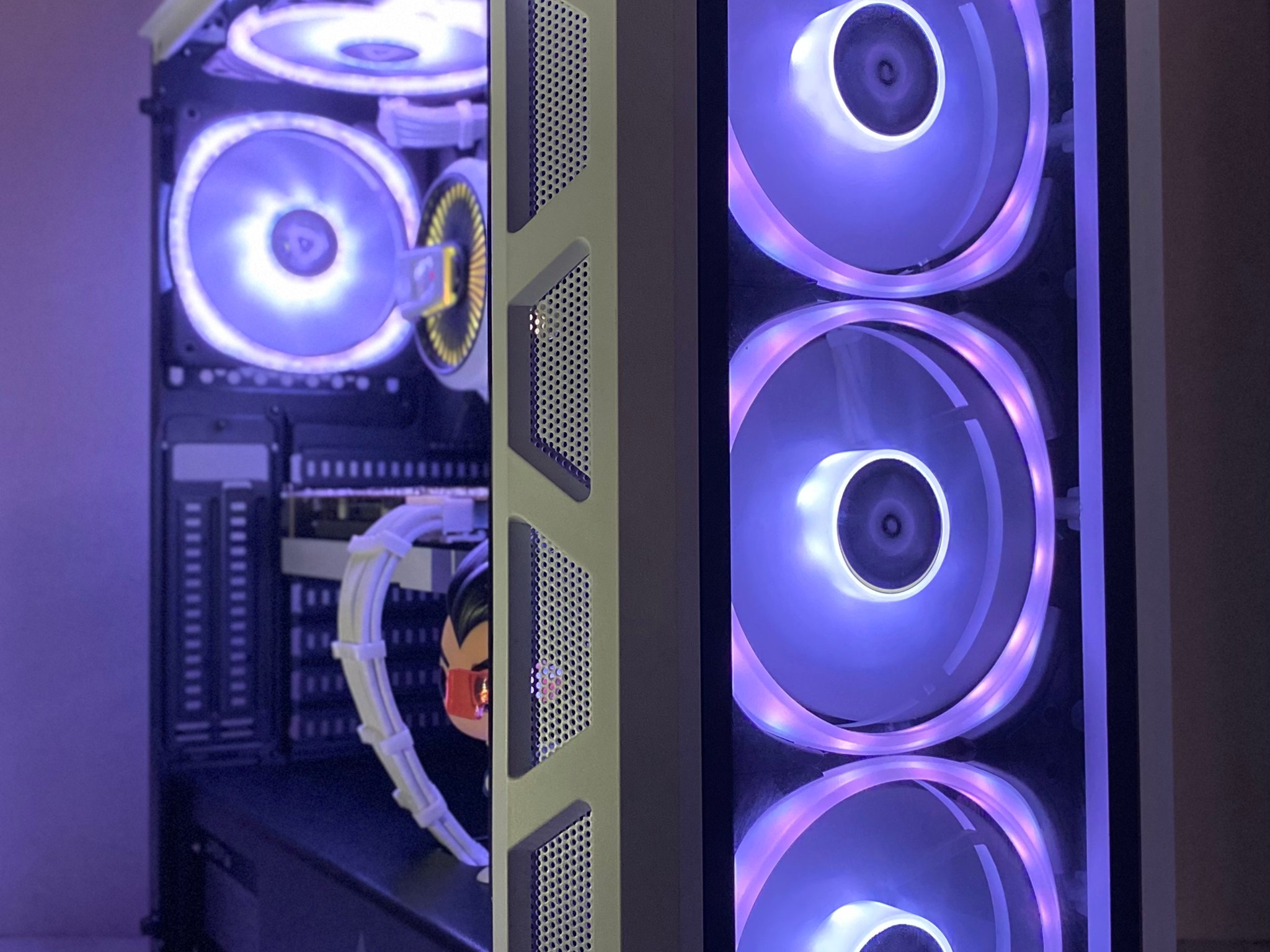 FMD🔥| RX 5700XT|Ryzen 5@4GHz| 16GB DDR4(TForce)| 1TB NVMe SSD| Windows 11 Pro