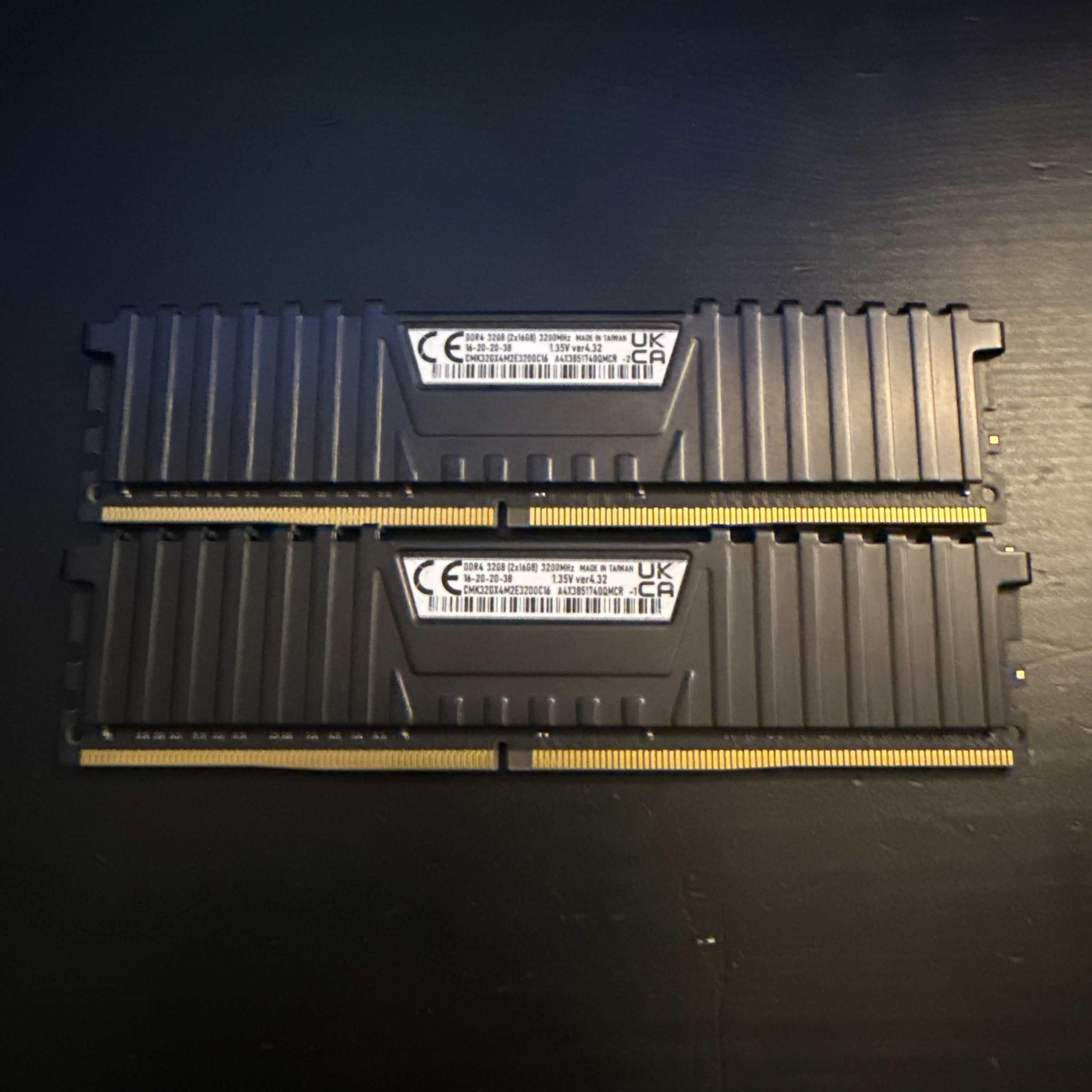 CORSAIR Vengeance LPX DDR4 RAM 32GB (2x16GB) 3200MHz