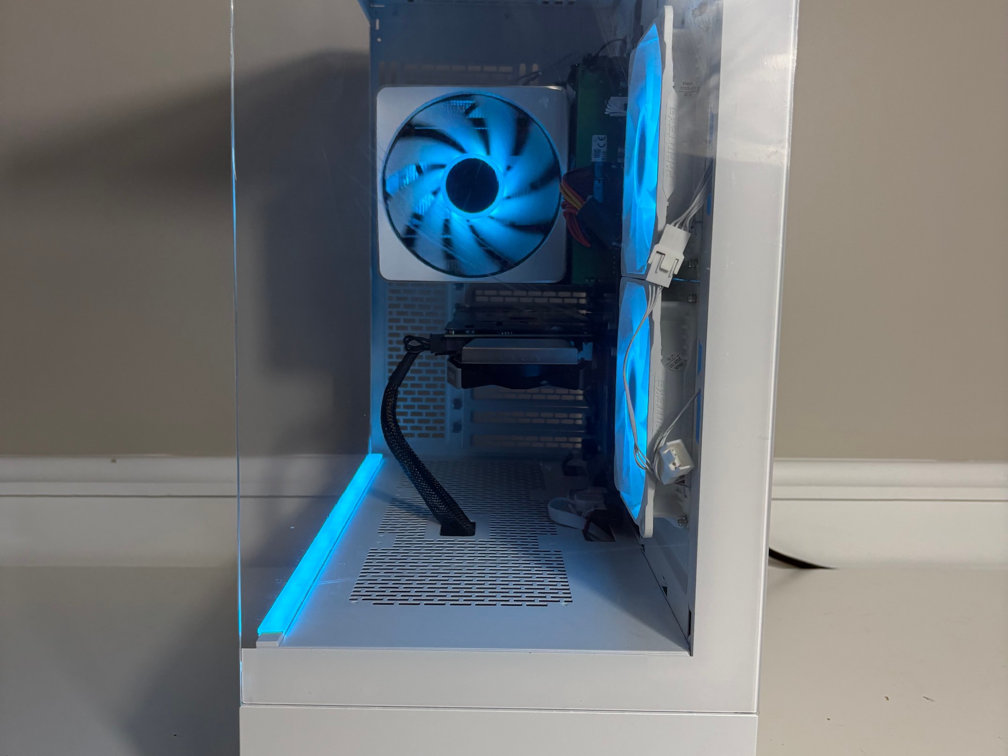Clean White Gaming PC - Nvidia RTX 2060 6GB, Ryzen 5 3600, 16GB, 512GB SSD
