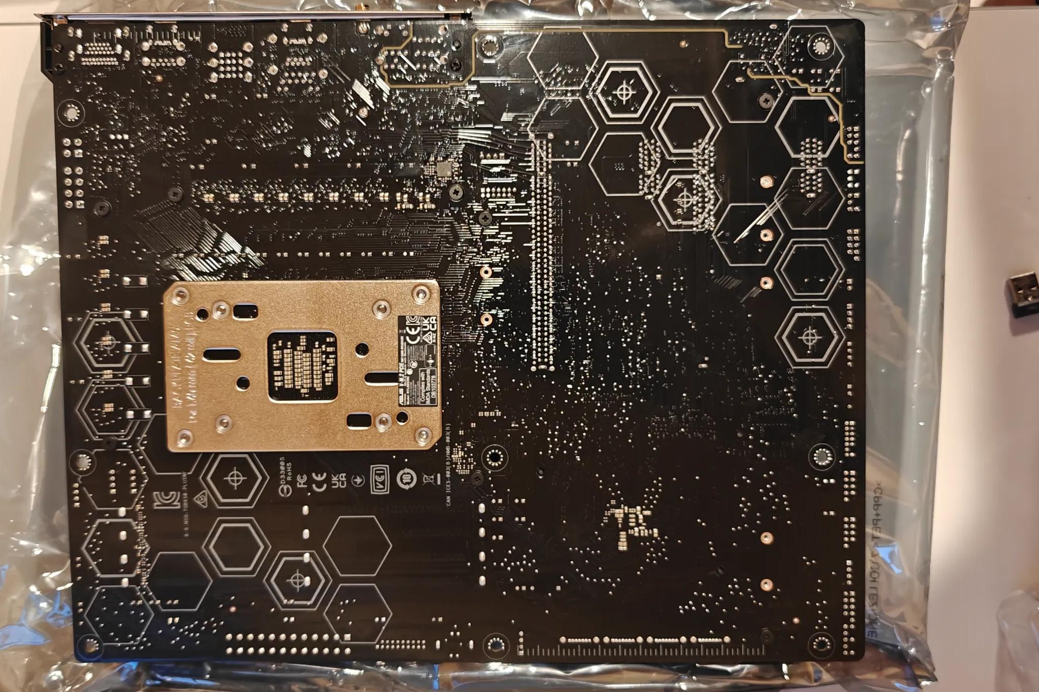 ASUS TUF Gaming B650-PLUS Wi-Fi Socket LGA 1700 AMD ATX Gaming Motherboard