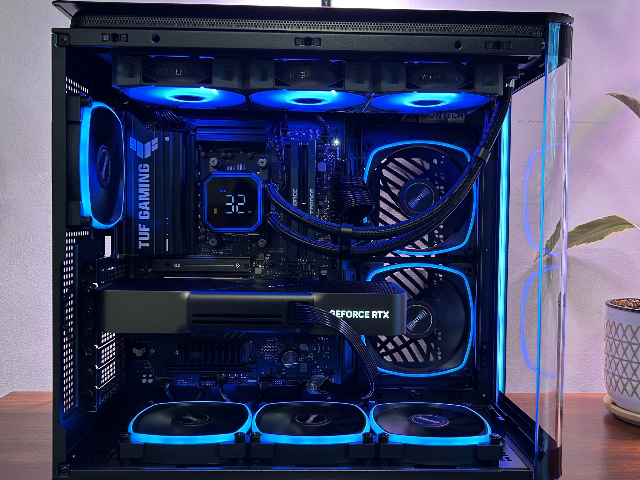 RTX 5090 FE | Ryzen 7 9800X3D | 48GB DDR5 | 2TB NVMe | 360mm AIO | 1050W Gold