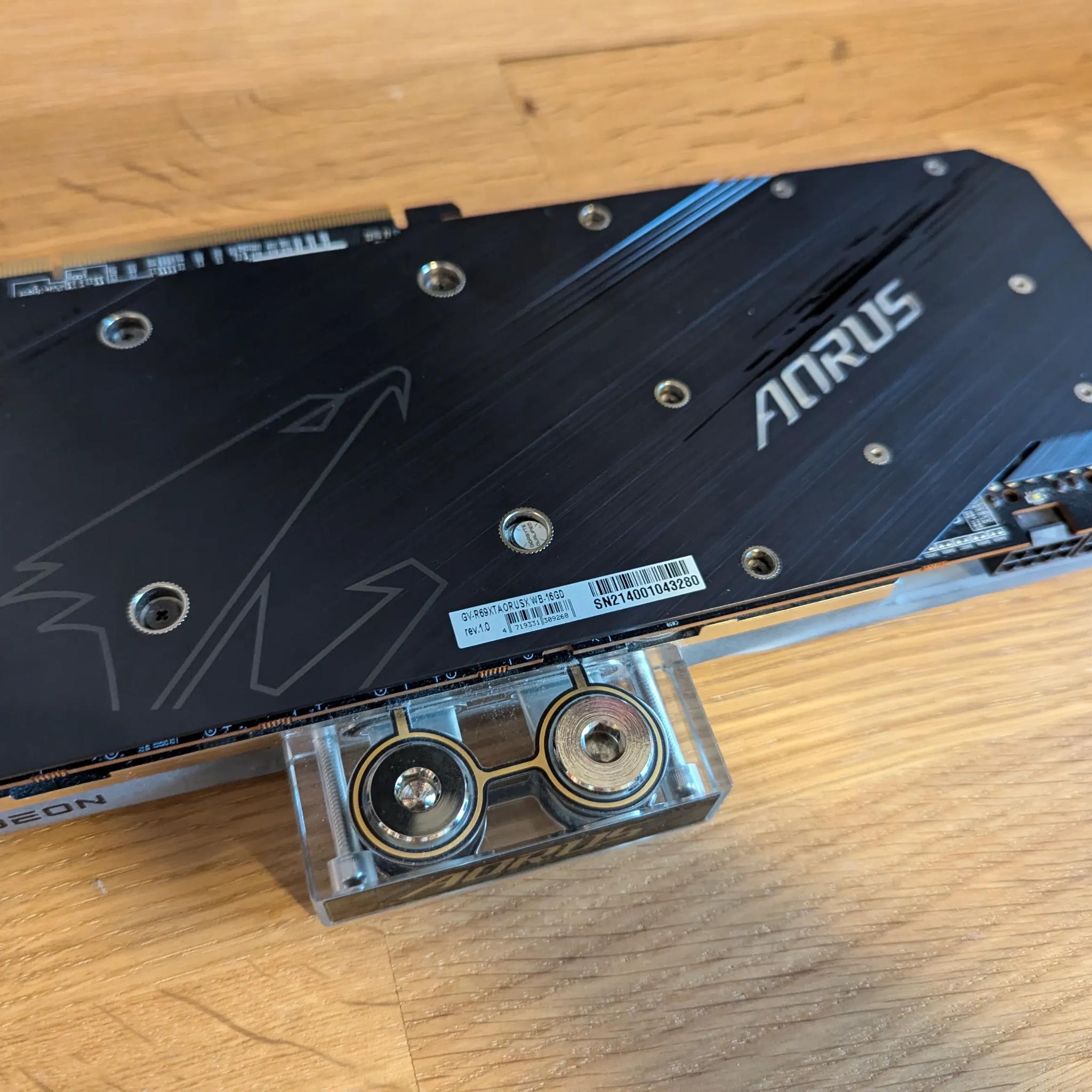 AORUS Radeon™ RX 6900 XT XTREME WATERFORCE WB 16G