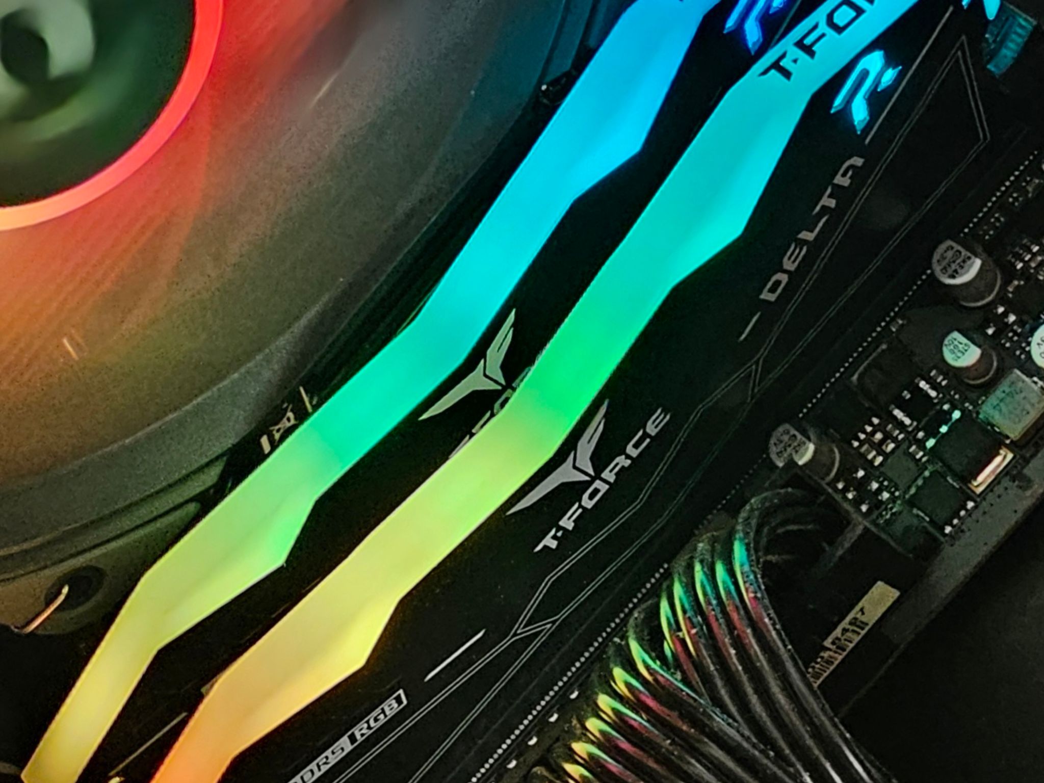 32GB DDR5 (2x16GB) RGB CL38 6000MHz T-FORCE DELTA R