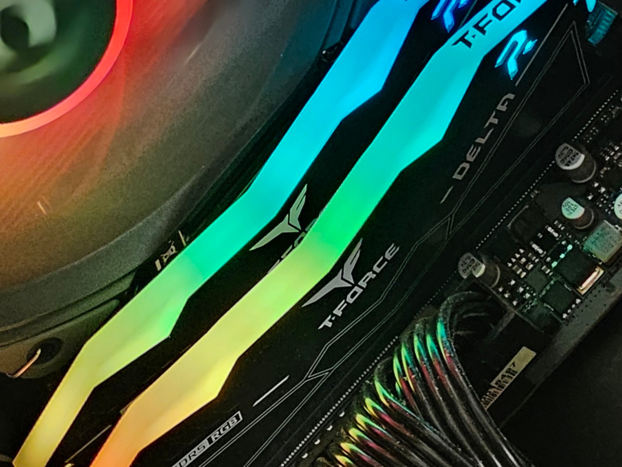 32GB DDR5 (2x16GB) RGB CL38 6000MHz T-FORCE DELTA R