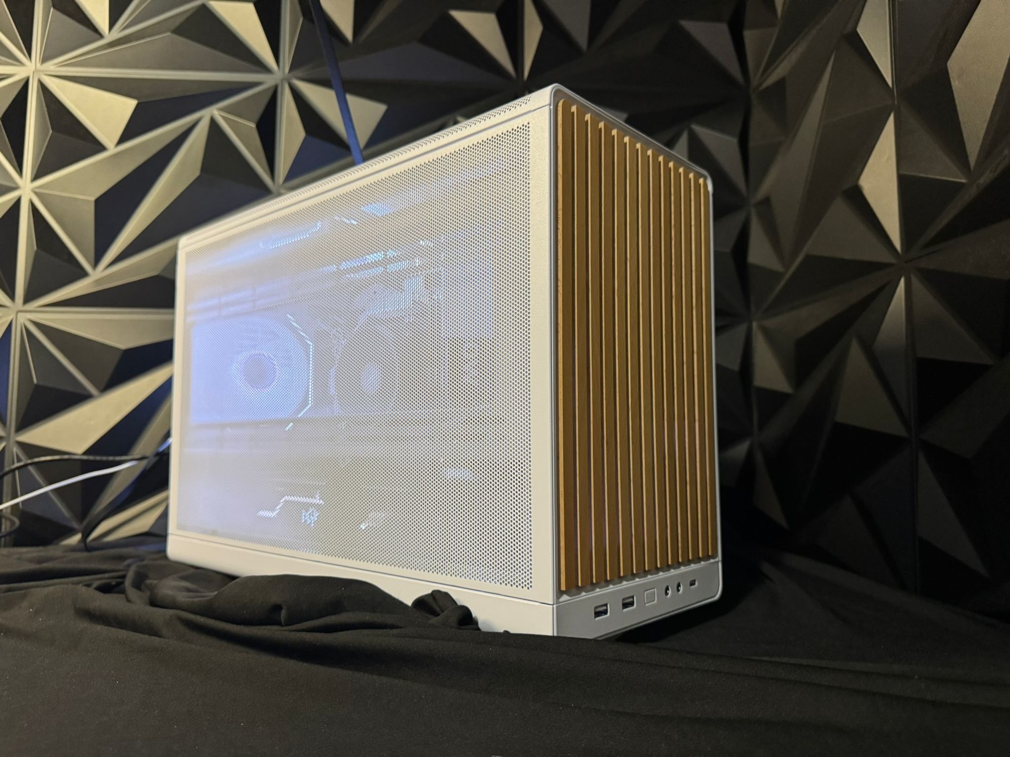 🌲💻 White Wood 5557 🌲💻 Ryzen 5 5500| RX 5700XT| 32 GB DDR4| 1 TB NVMe