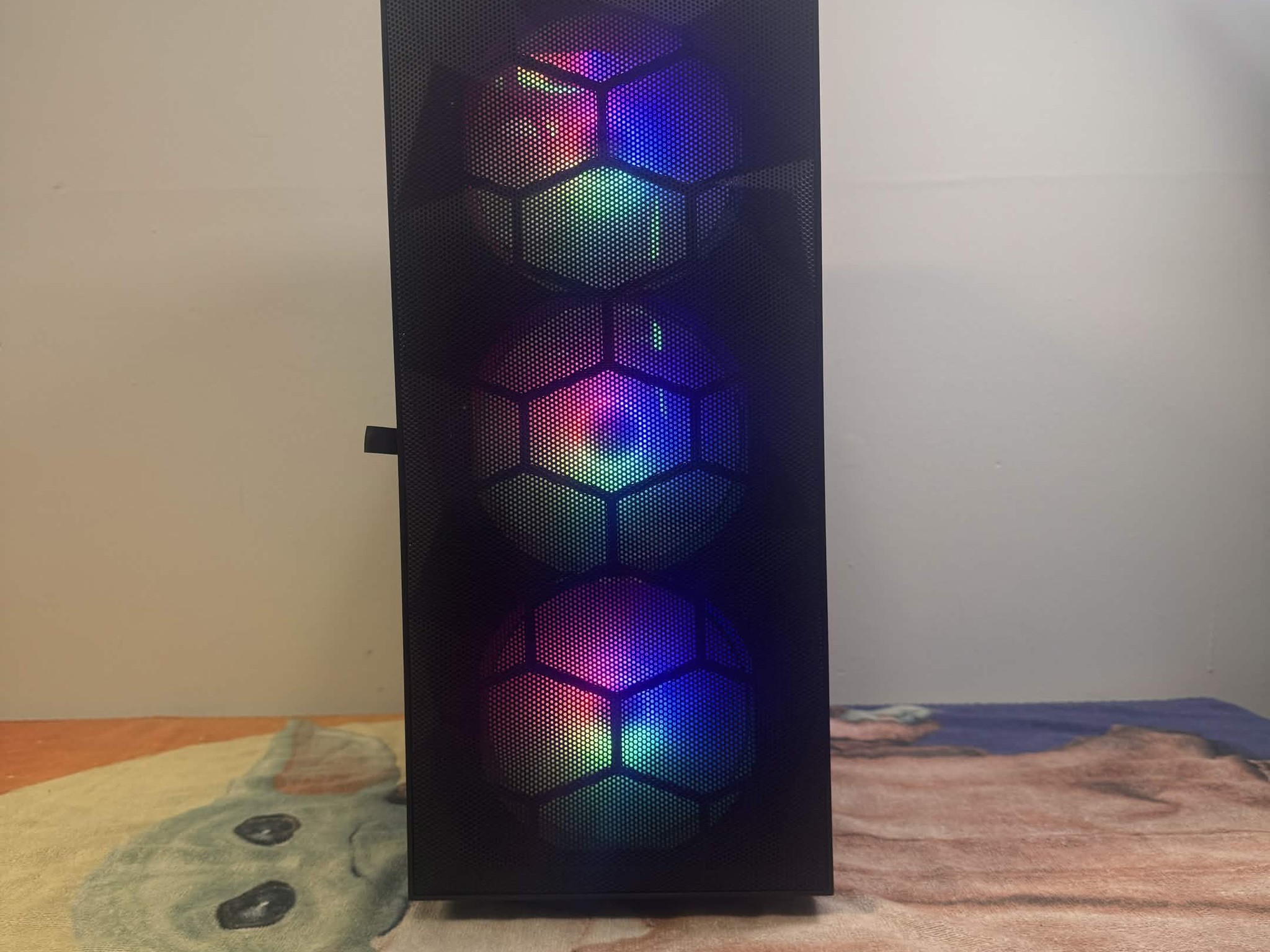Custom Gaming PC – Ryzen 5 7600x / ASRock 9060xt Dual Fan / 32GB RAM