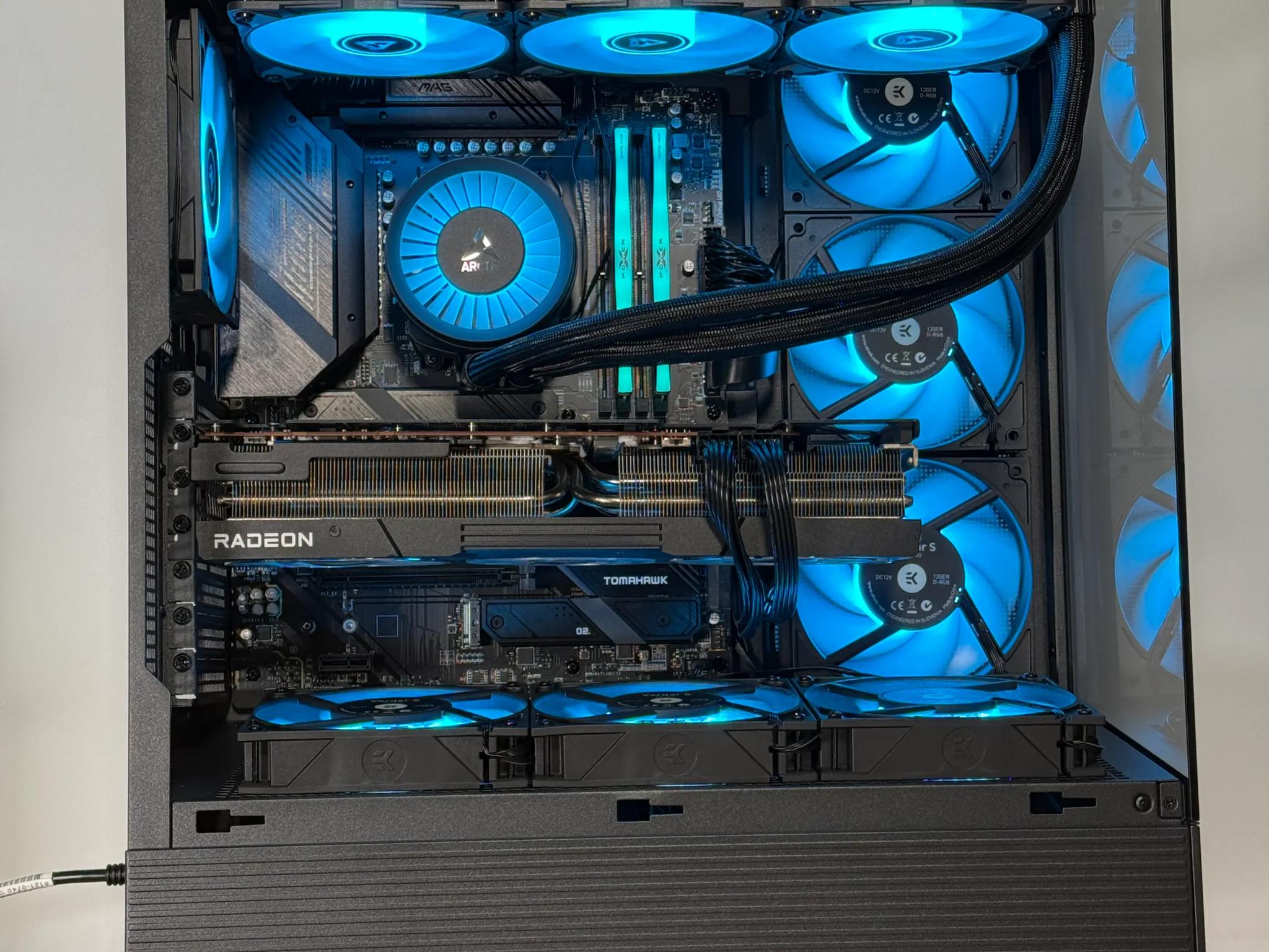 RX 7900XTX Ryzen 9 9900x High End Gaming PC
