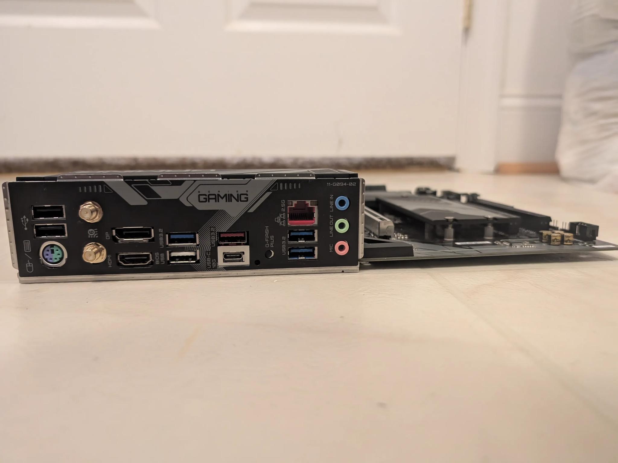 GIGABYTE B650 Gaming X AX V2 (AM5, DDR5) PLEASE READ DESC