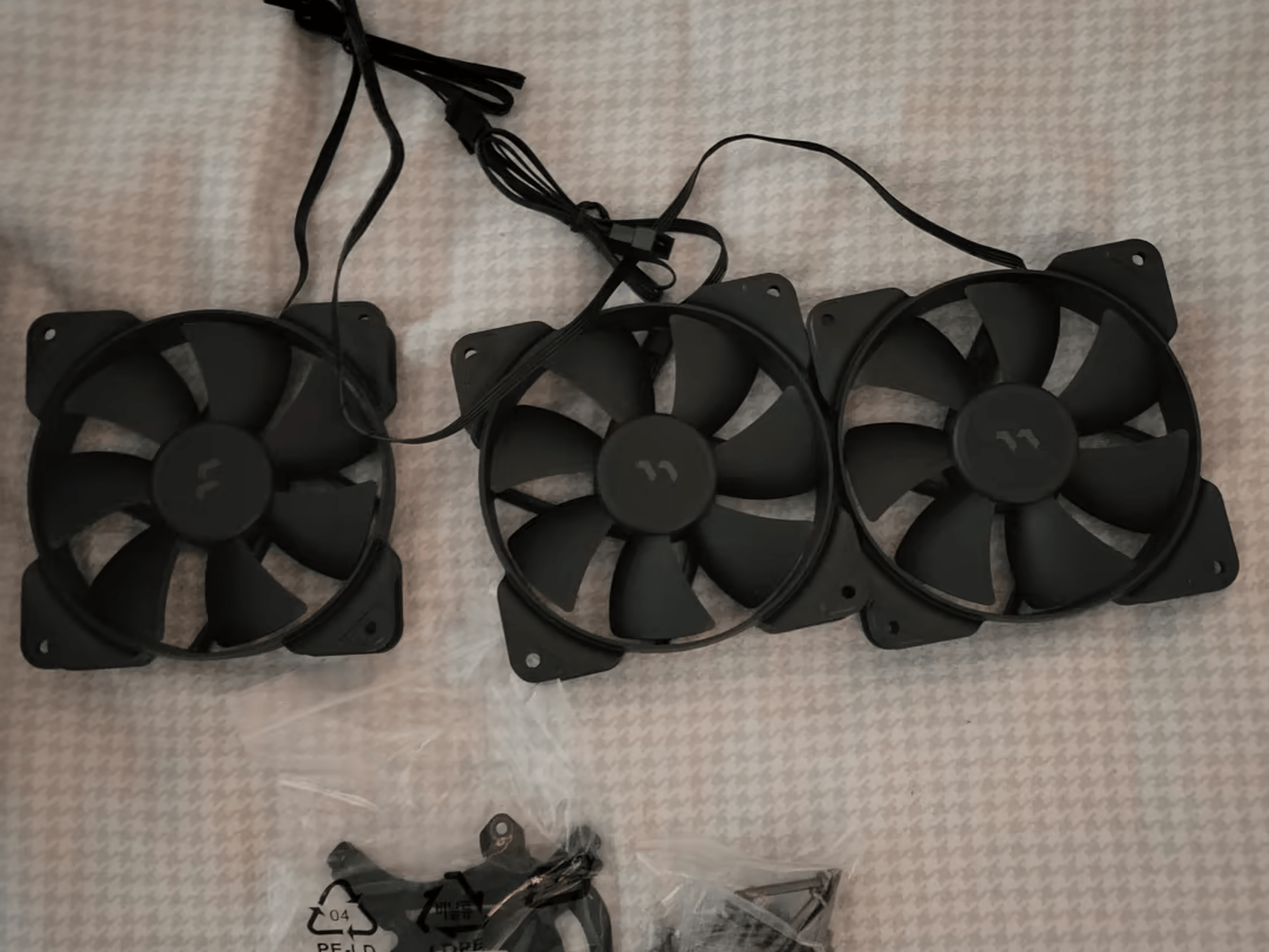 Fractal Design Lumen S36 (used less than 2 months) 