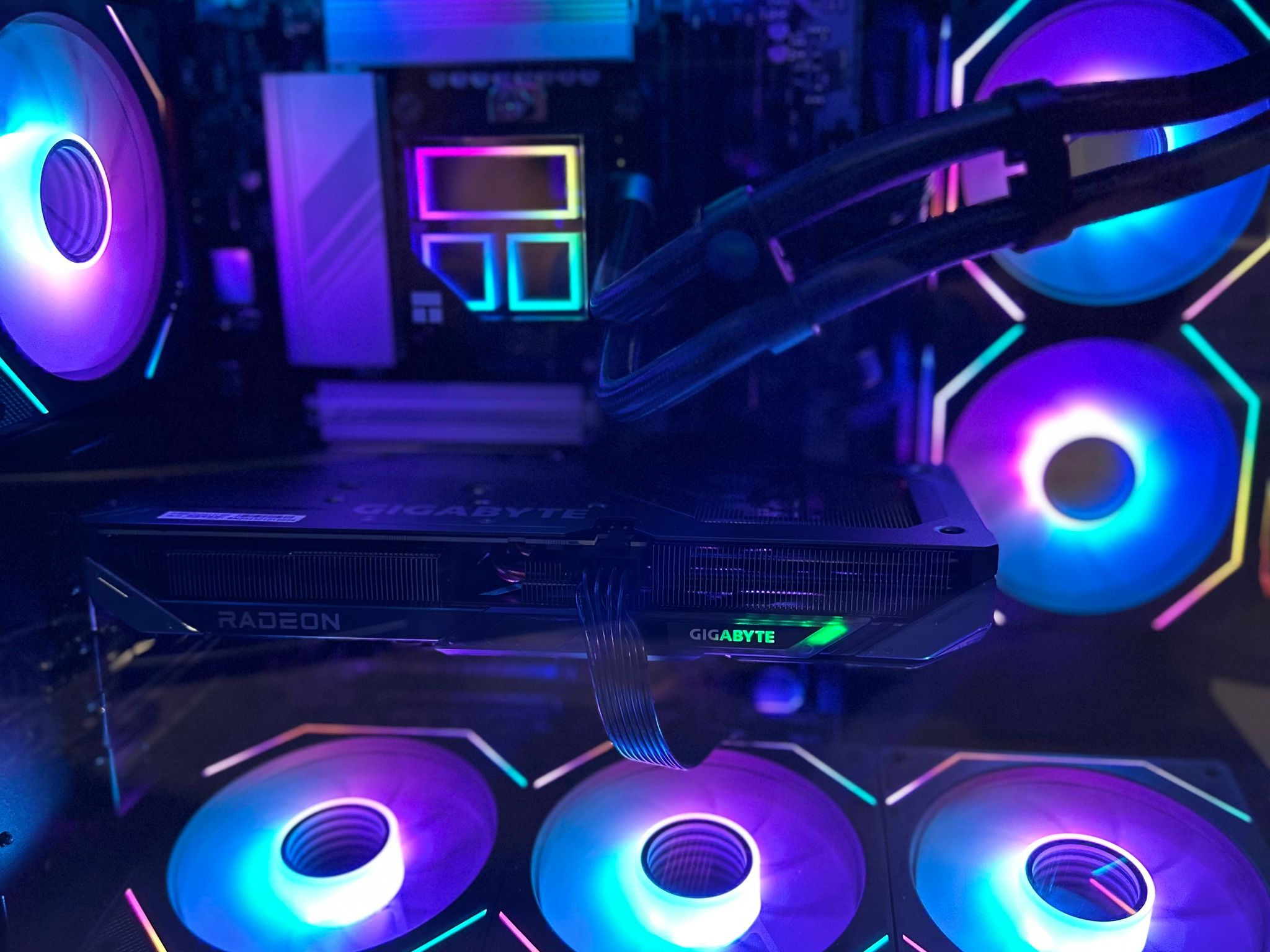 Intel Core Ultra 5 250K Plus - RX 9060 XT 16GB - Mid Tower Gaming PC, 1TB M.2, 512GB M.2, 4TB SATA