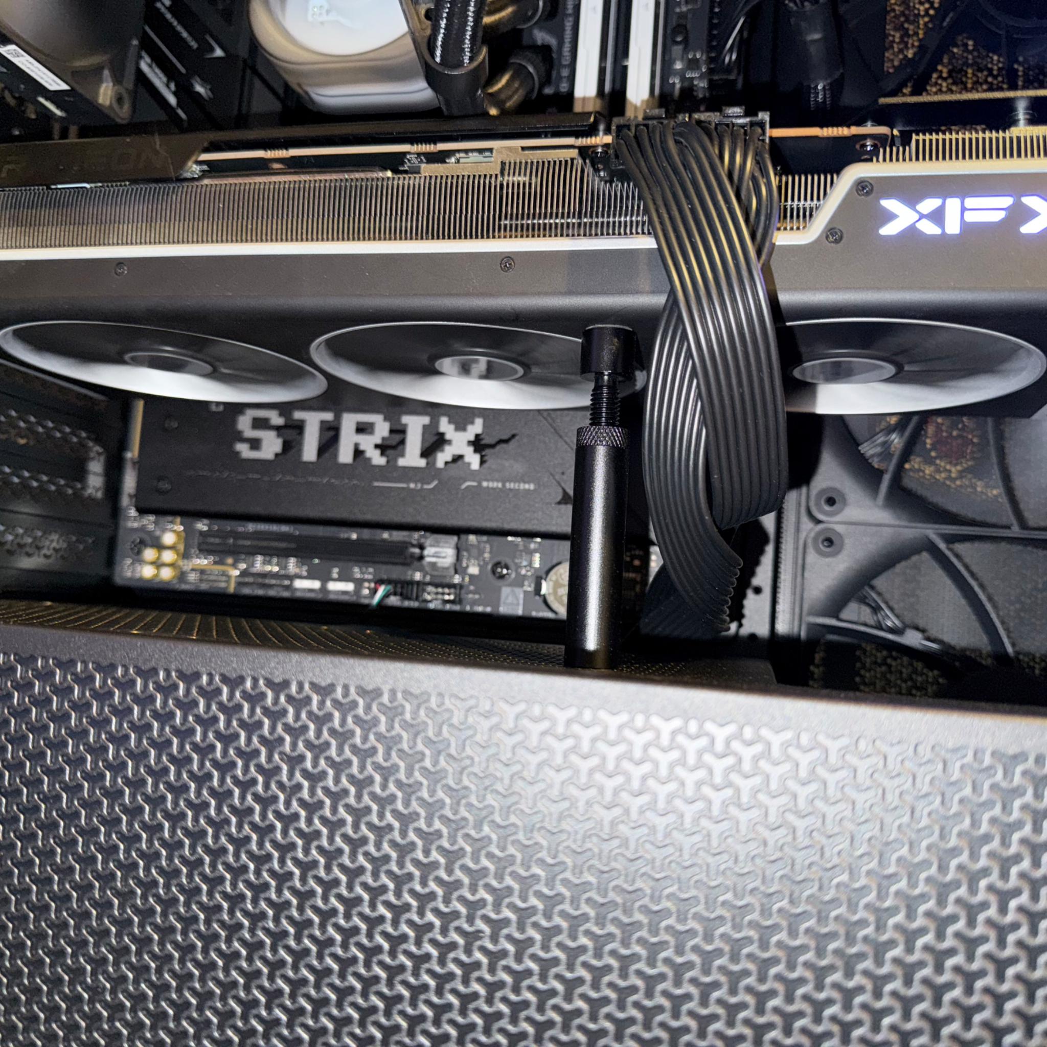 XFX MERC310 7900XT