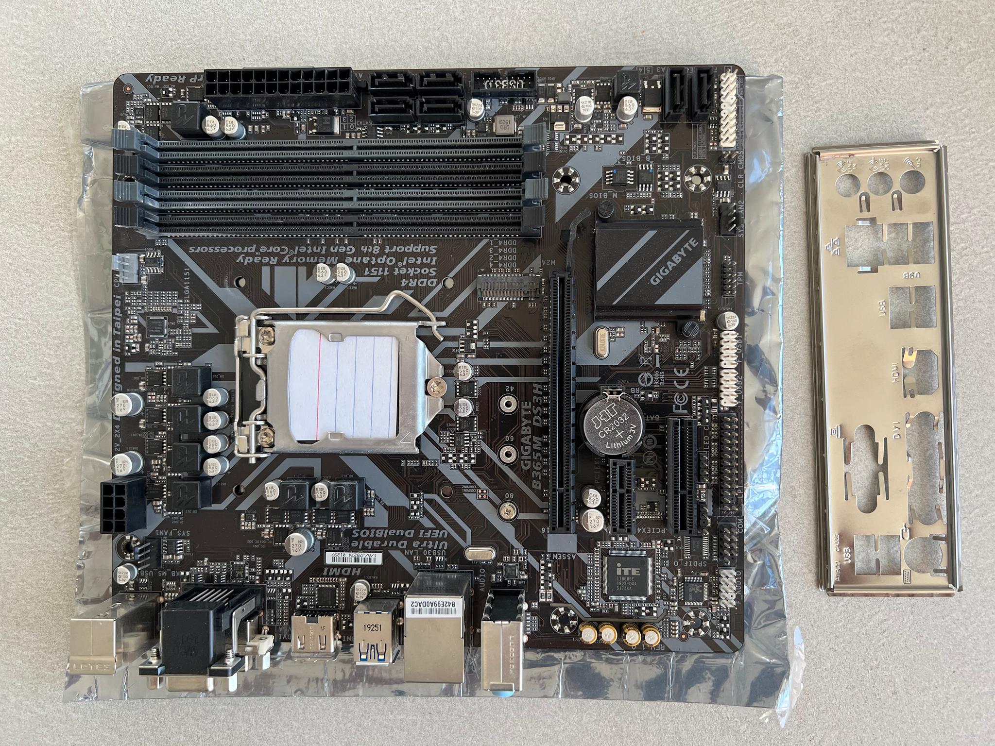 Gigabyte B365M DS3H WIFI Intel B365 1151 LGA MicroATX M.2 Desktop Motherboard