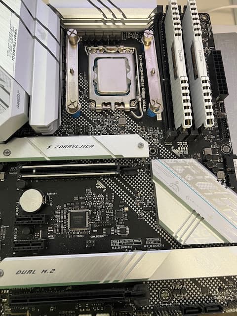 i7-12700KF + ROG Strix B660 + 32GB RAM Bundle