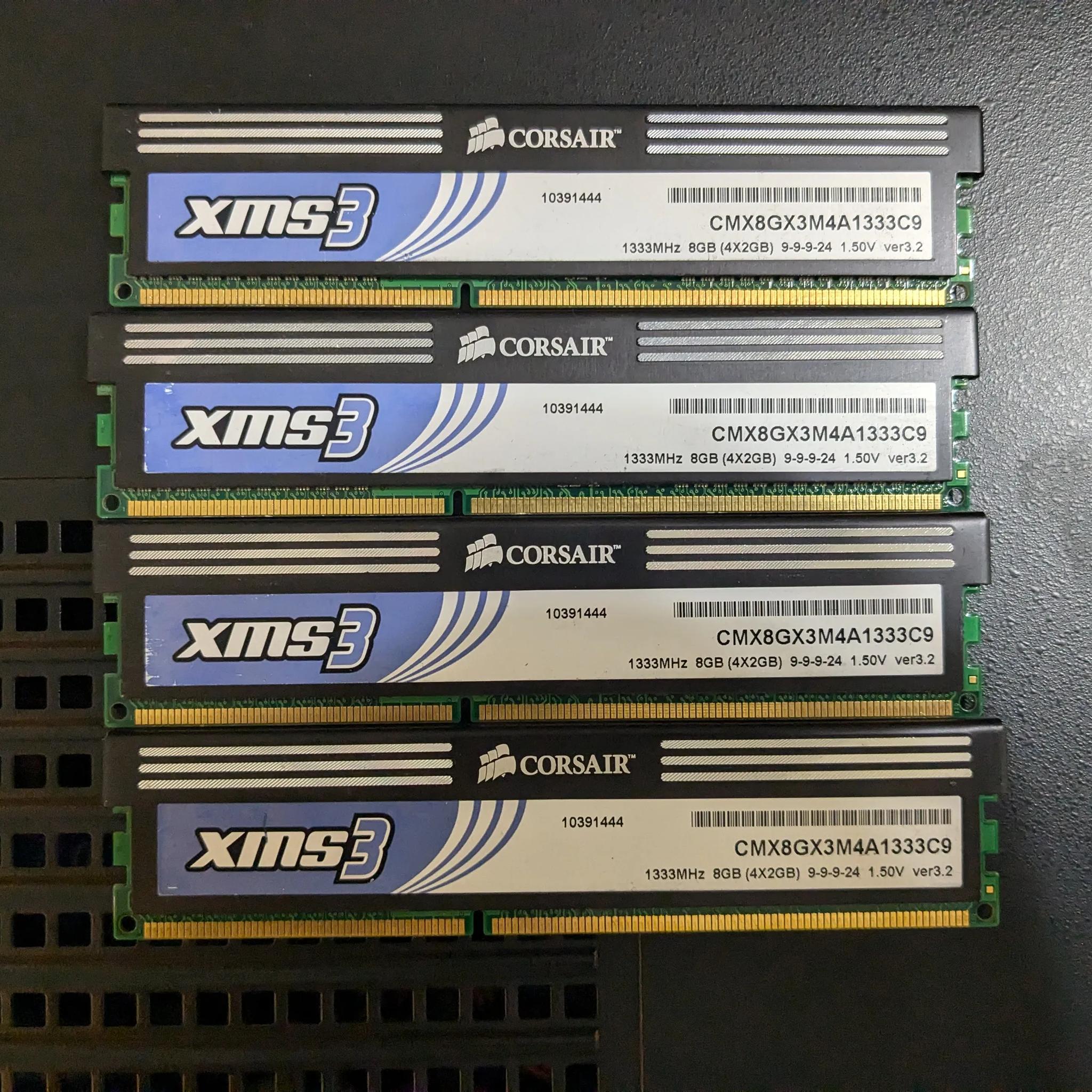 11x 2GB (22GB Total) DDR3 lot, Corsair 1333 MHz, matched sets