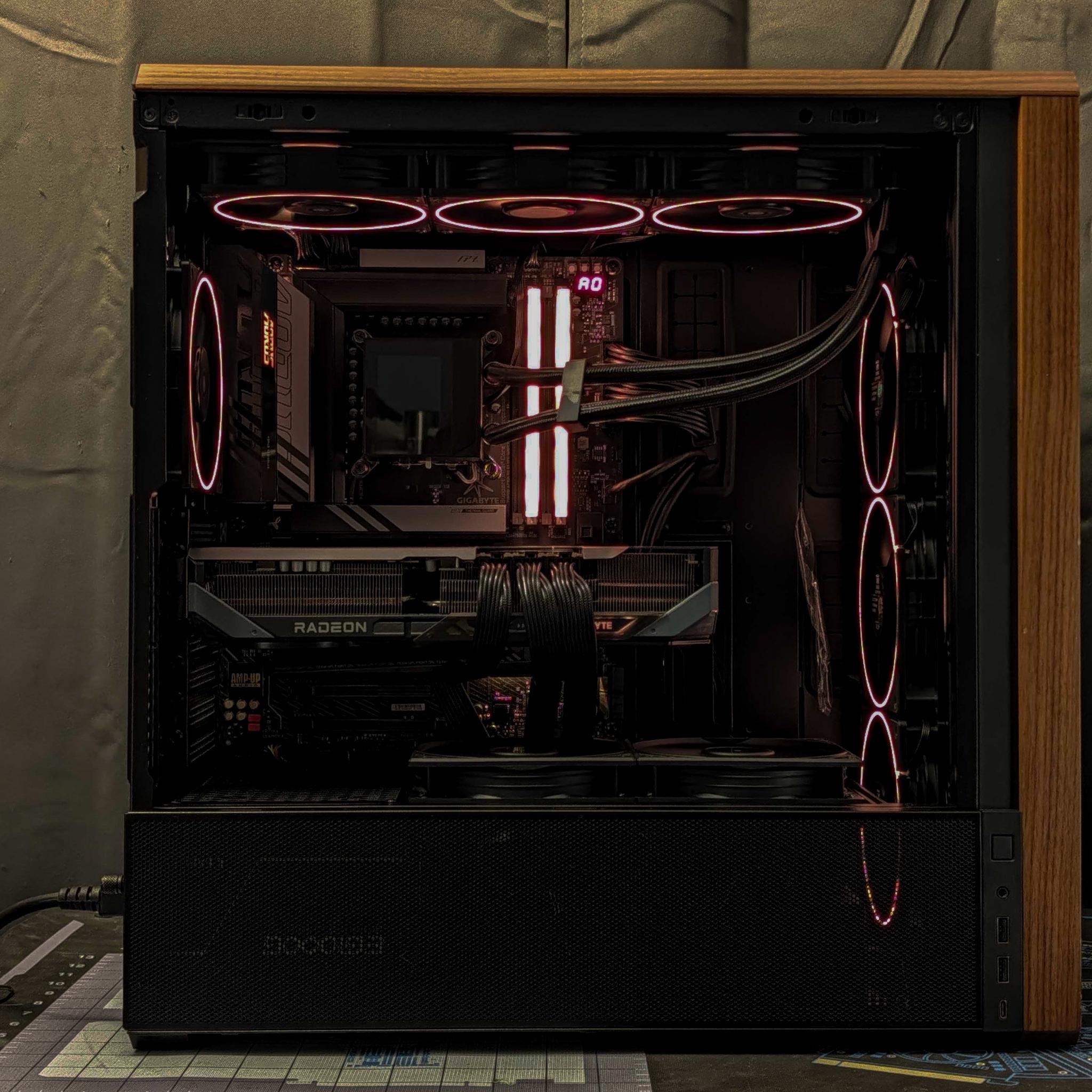 Walnut- Core Ultra 270K Plus, RX 9070XT, 32GB DDR5, 2TB SSD, Wifi