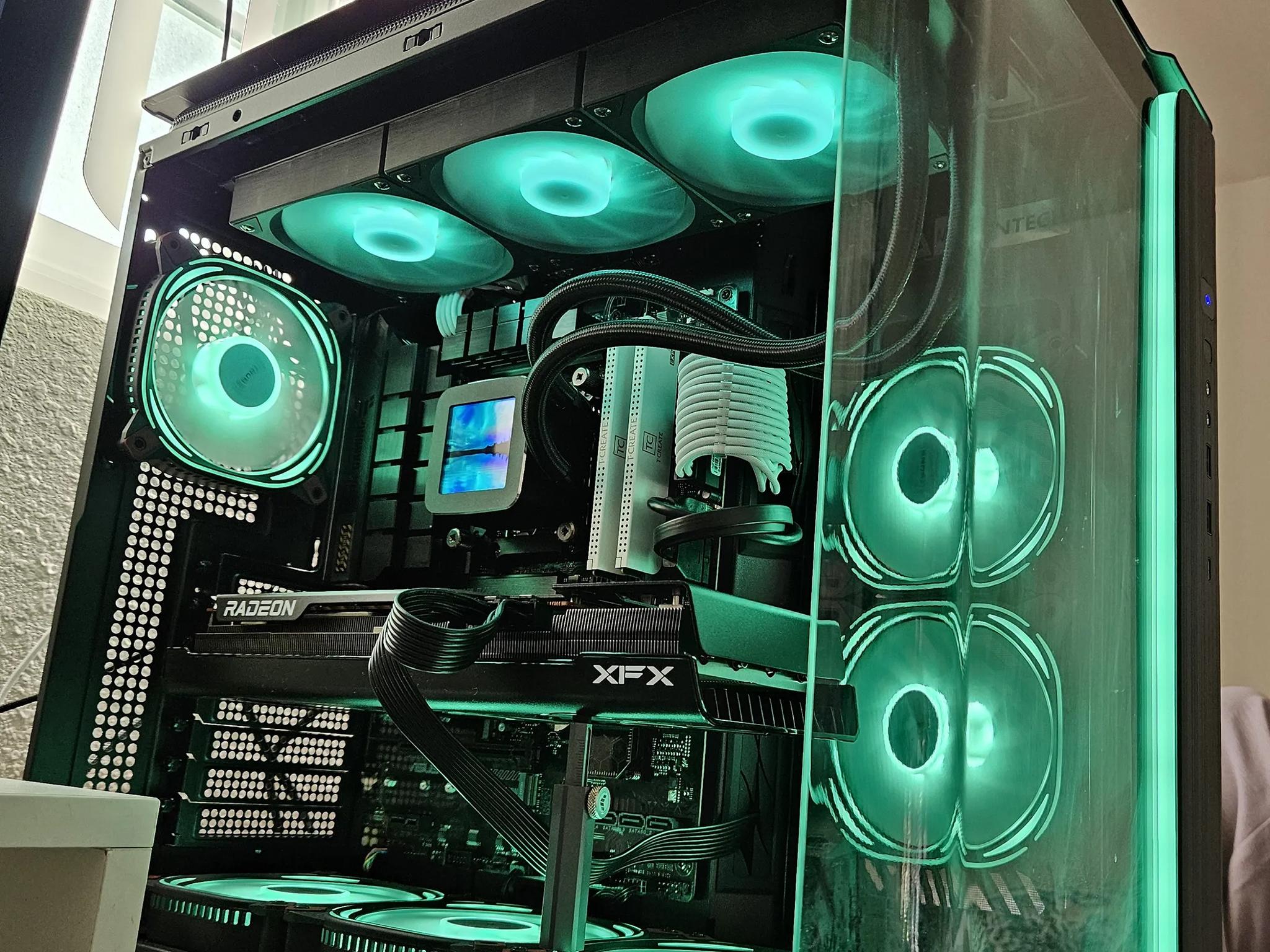 RX 7800 XT Gaming PC / Ryzen 7 7700X / 32GB DDR5 / 1TB M.2 NVMe / B650E / Montech King 95 / P30