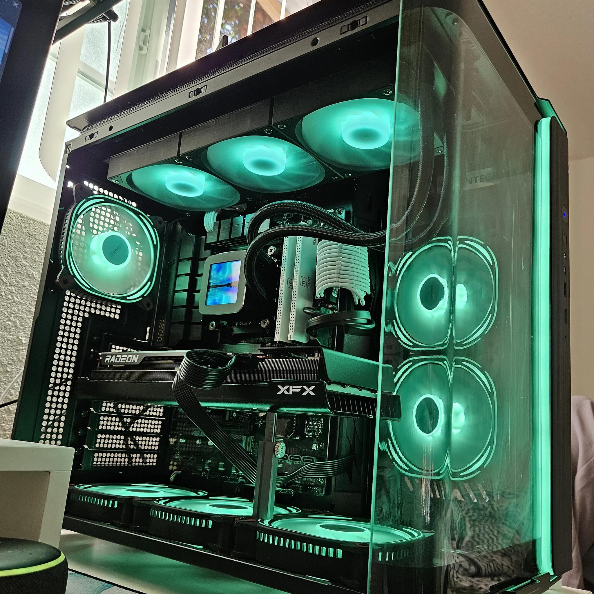 RX 7800 XT Gaming PC / Ryzen 7 7700X / 32GB DDR5 / 1TB M.2 NVMe / B650E / Montech King 95 / P30