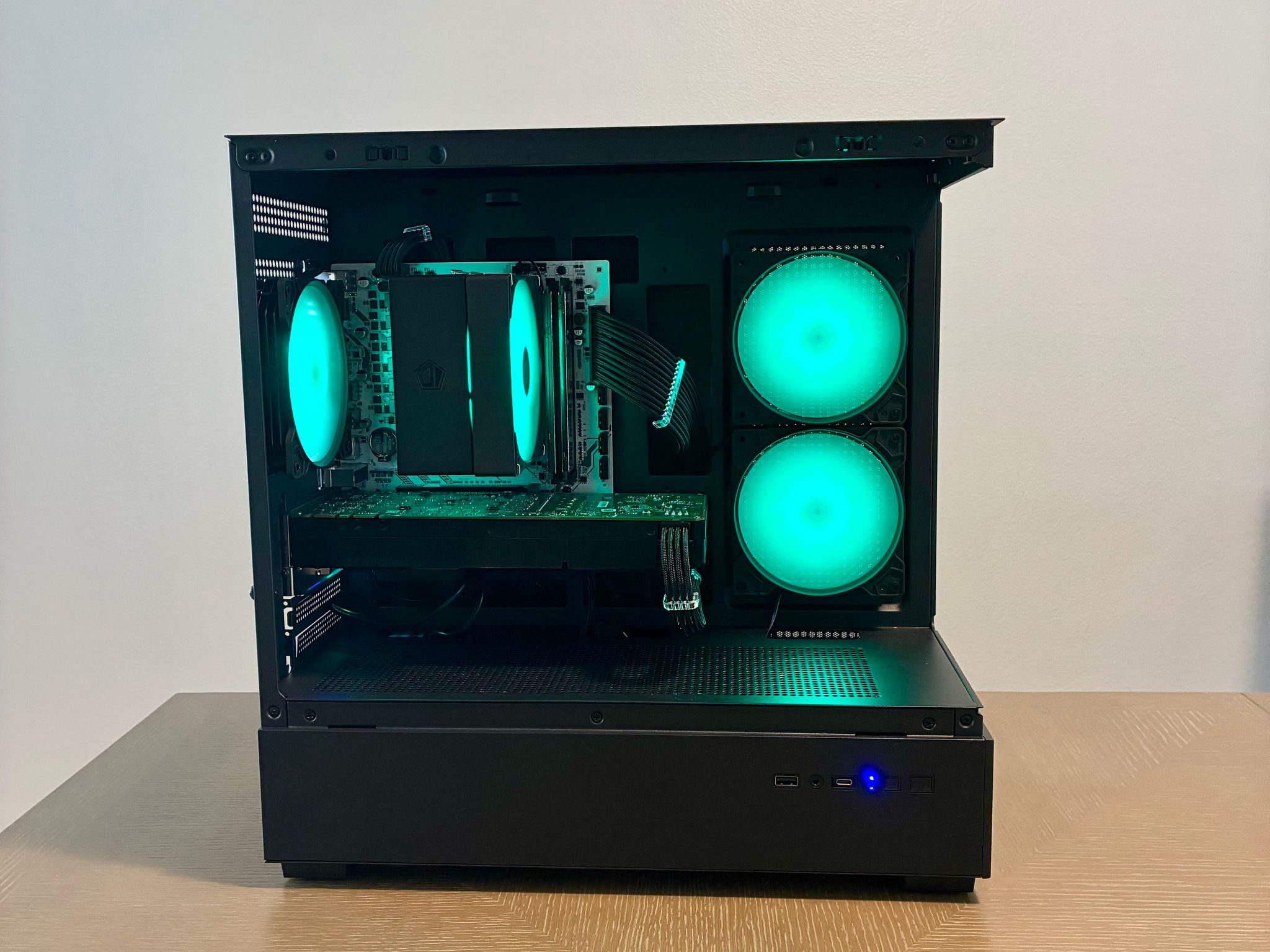 Budget Beast |GTX 1080 | RYZEN 7 2700 | 16GB RAM | WIFI & BT| Windows 11 - 1080p