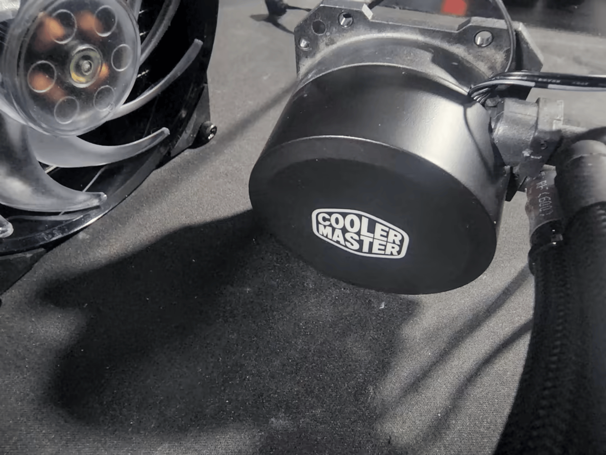 Cooler Master ML240L V2 w/ missing mounting hardware & RGB hub