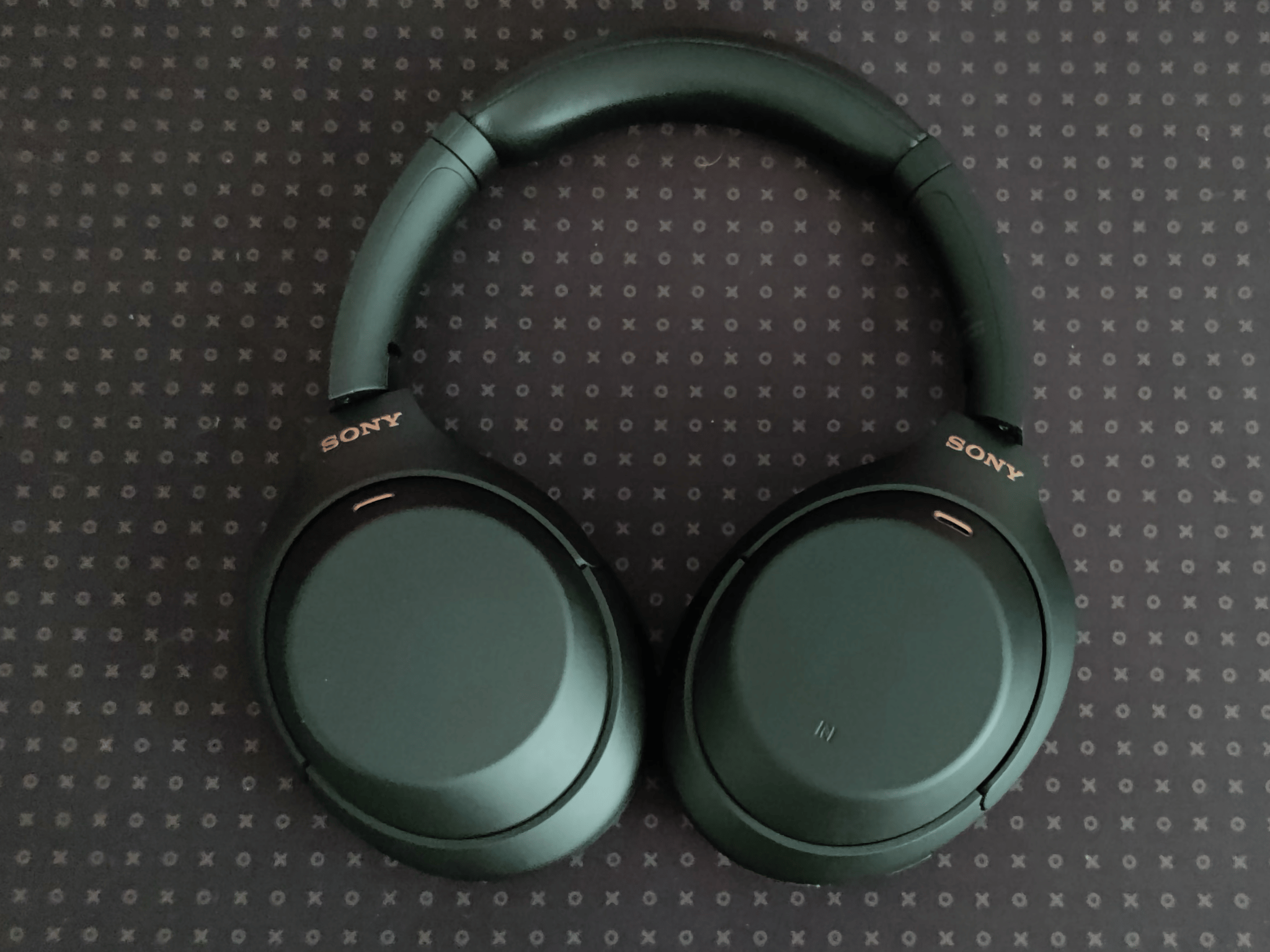 WH-1000XM4 Wireless Noise Cancelling Headphones - Good Condition