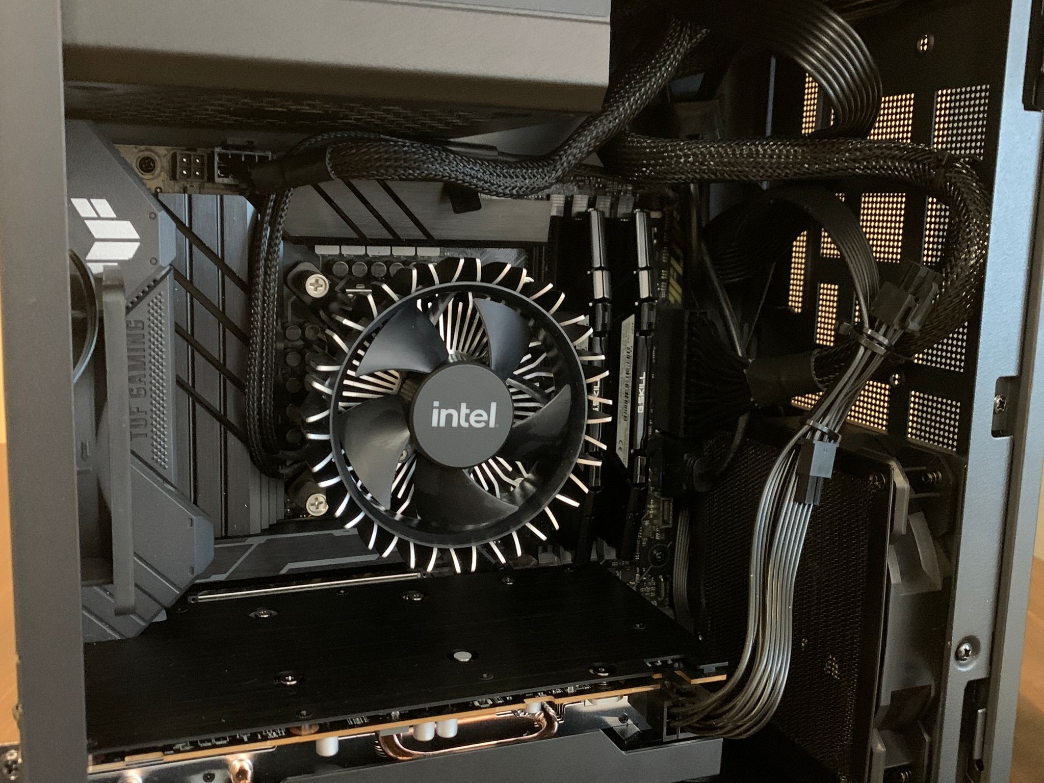 Intel Core i5-12400/RX 7600