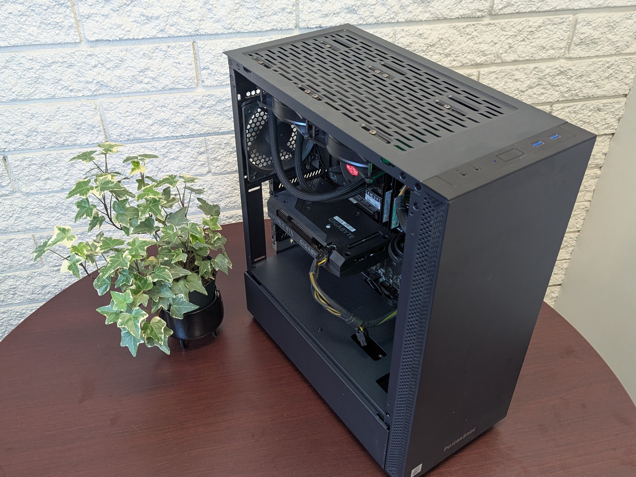i7-10700K | GIGABYTE Geforce 3060 8GB | 32GB DDR4 | 1.5 TB NVMe Storage