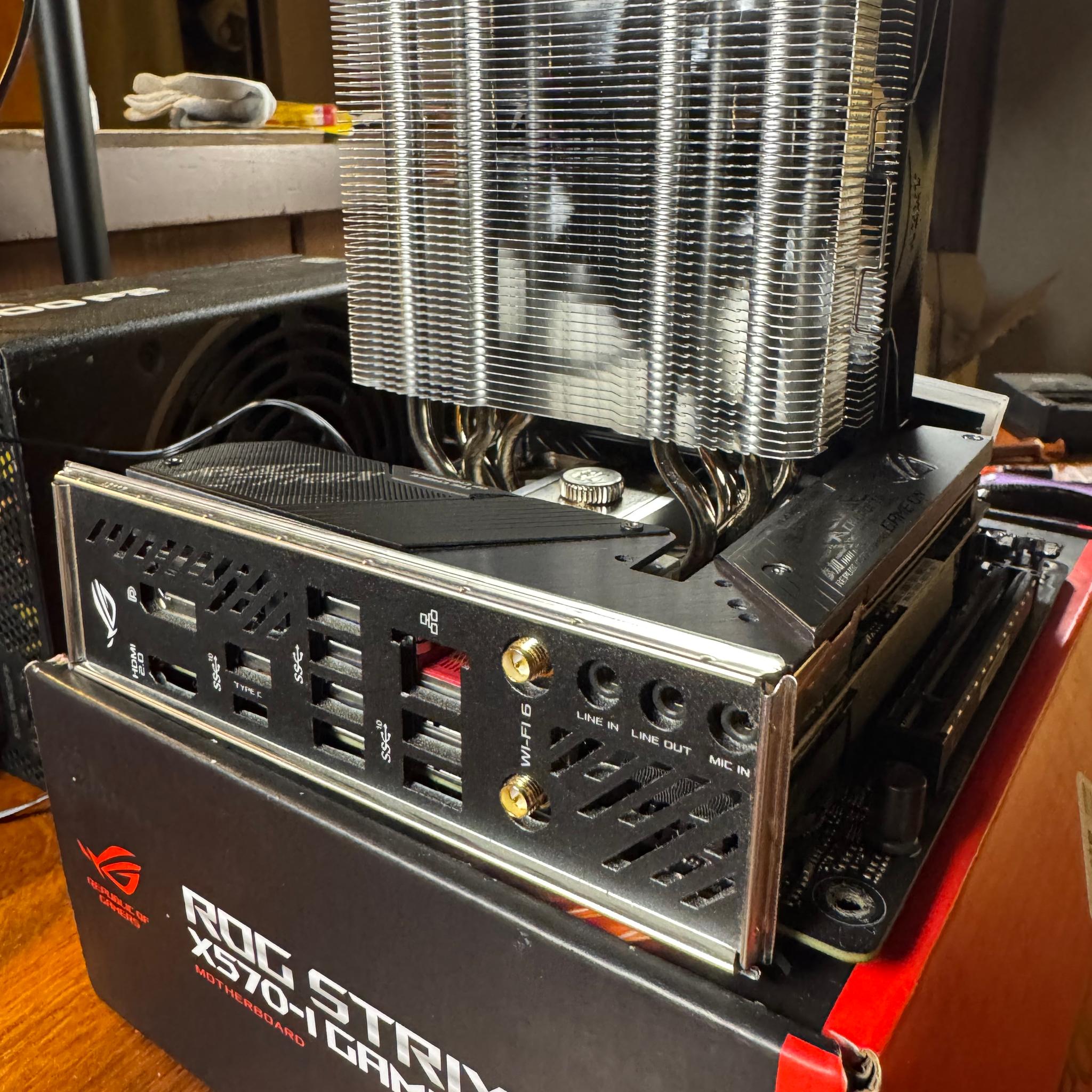 RYZEN 7 5800X3D | 32GB DDR4 | ASUS ROG STRIX X570I |