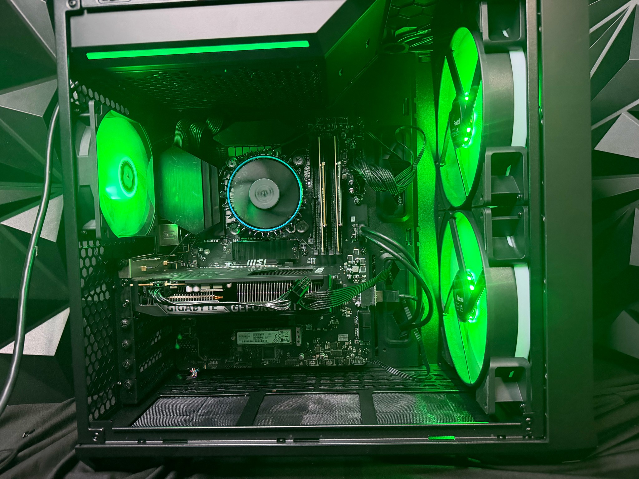 💻⚡ Starter Carter⚡💻 i3 12100F| RTX 5060| 16 GB DDR5| 1.25 TB NVMe | 650W PSU
