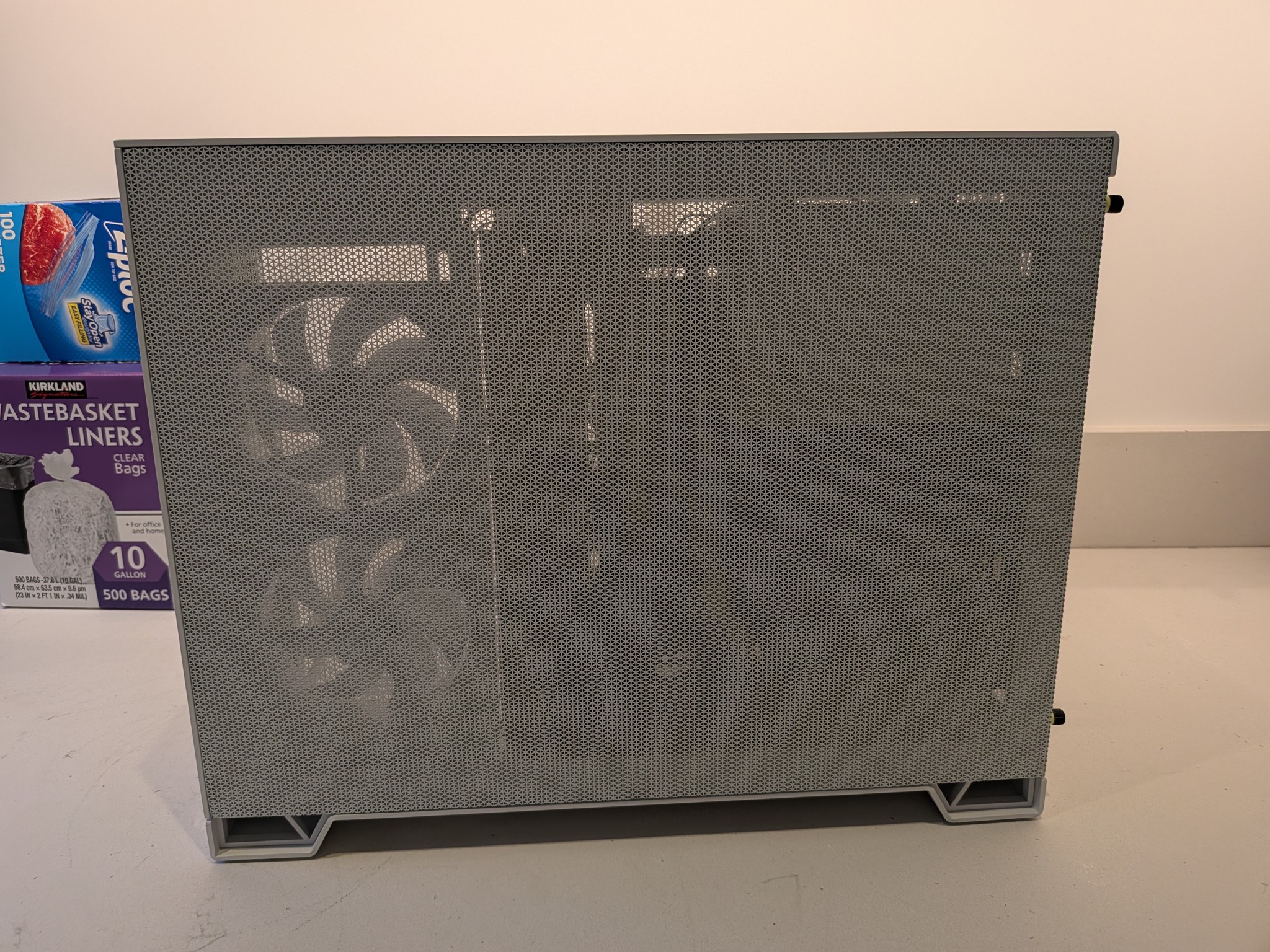 1440p Snowball - RX 9060 XT 16GB, Ryzen 5 7600, 32 GB DDR5, 2 TB Gen 4, RGB
