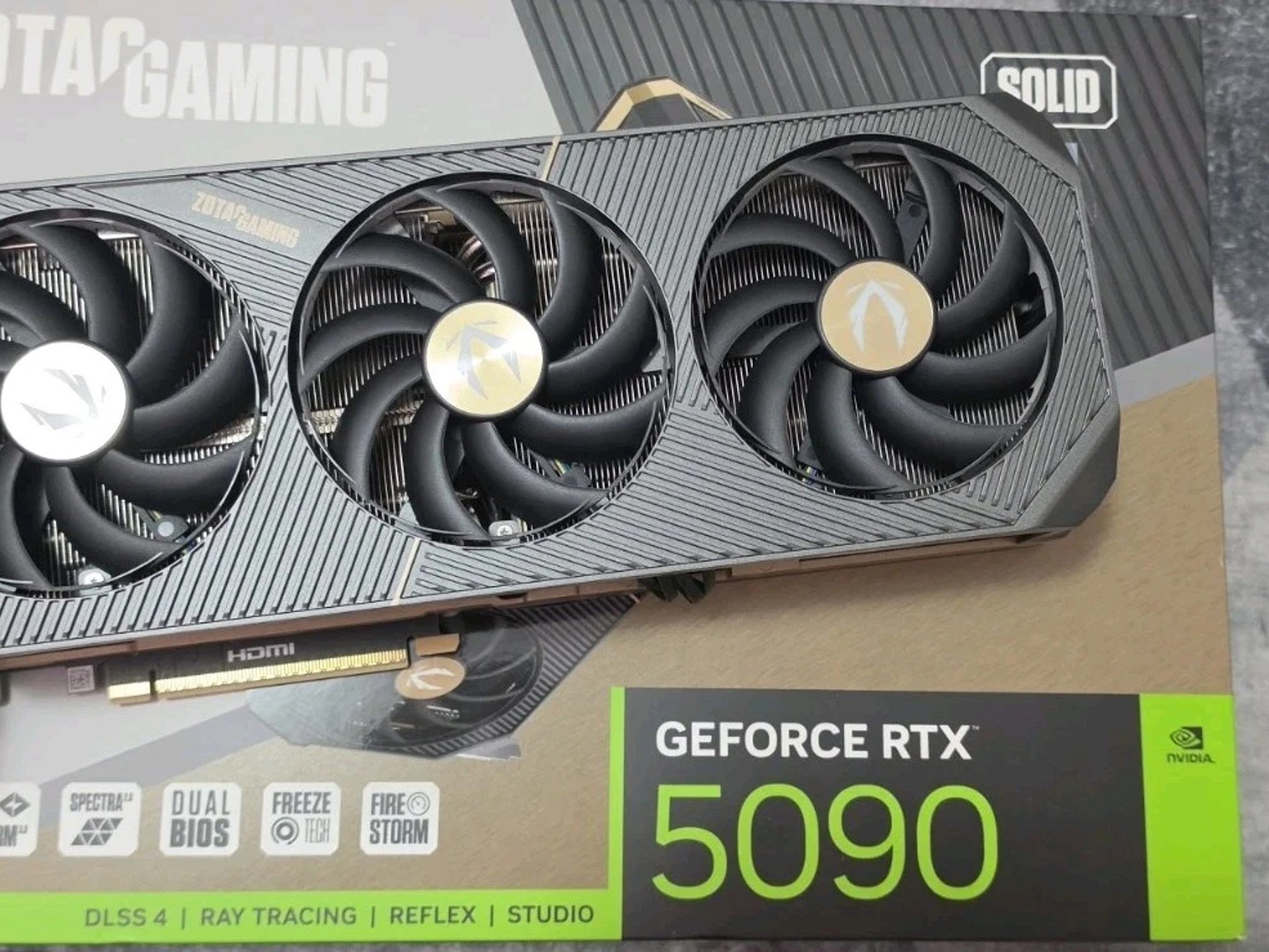 ZOTAC GAMING GeForce RTX 5090 SOLID OC