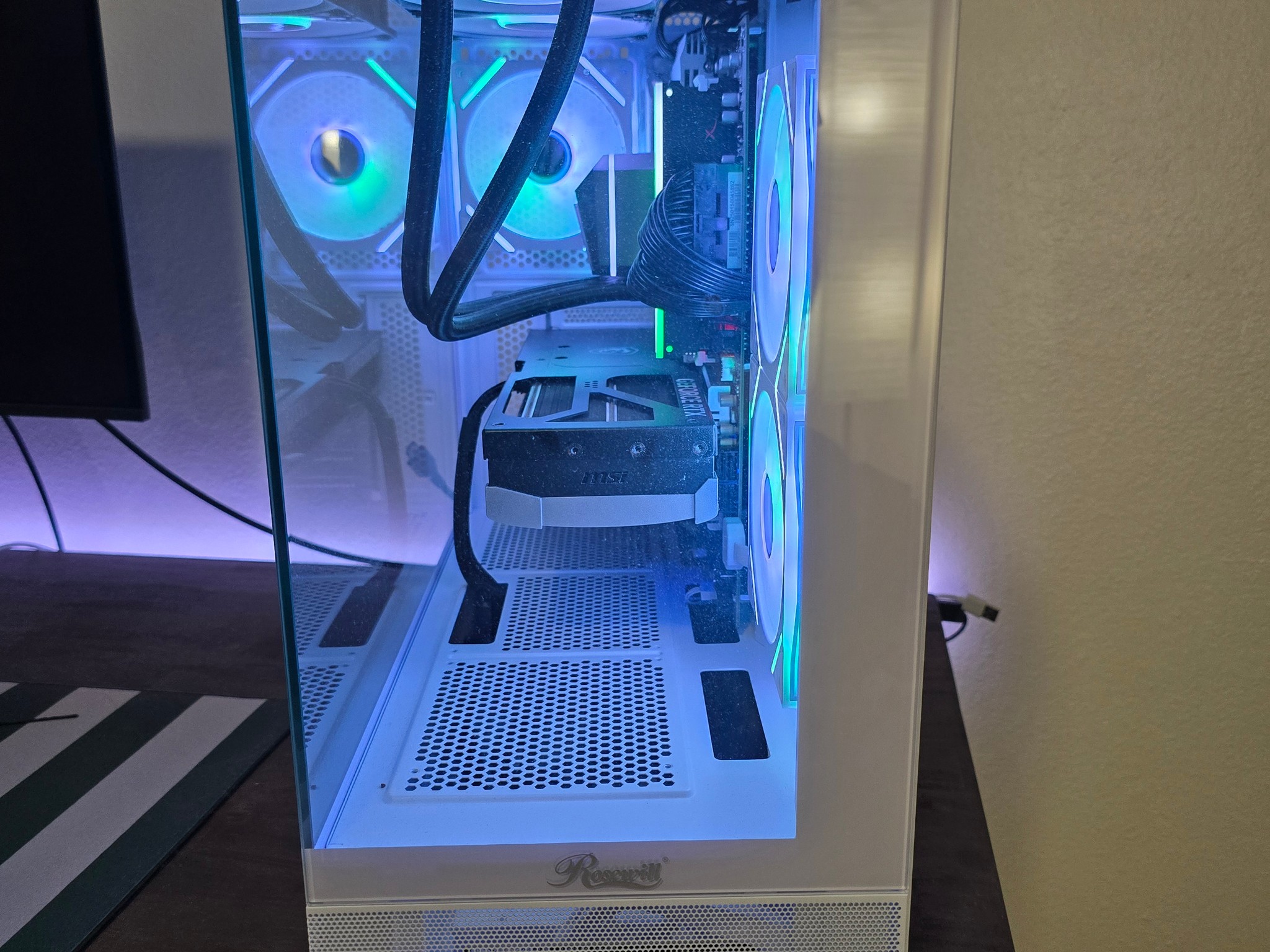 ● White Custom PC ● Ryzen 7 7800X3D | Gefore RTX 5070 12GB | 32GB DDR5-6000 NVME