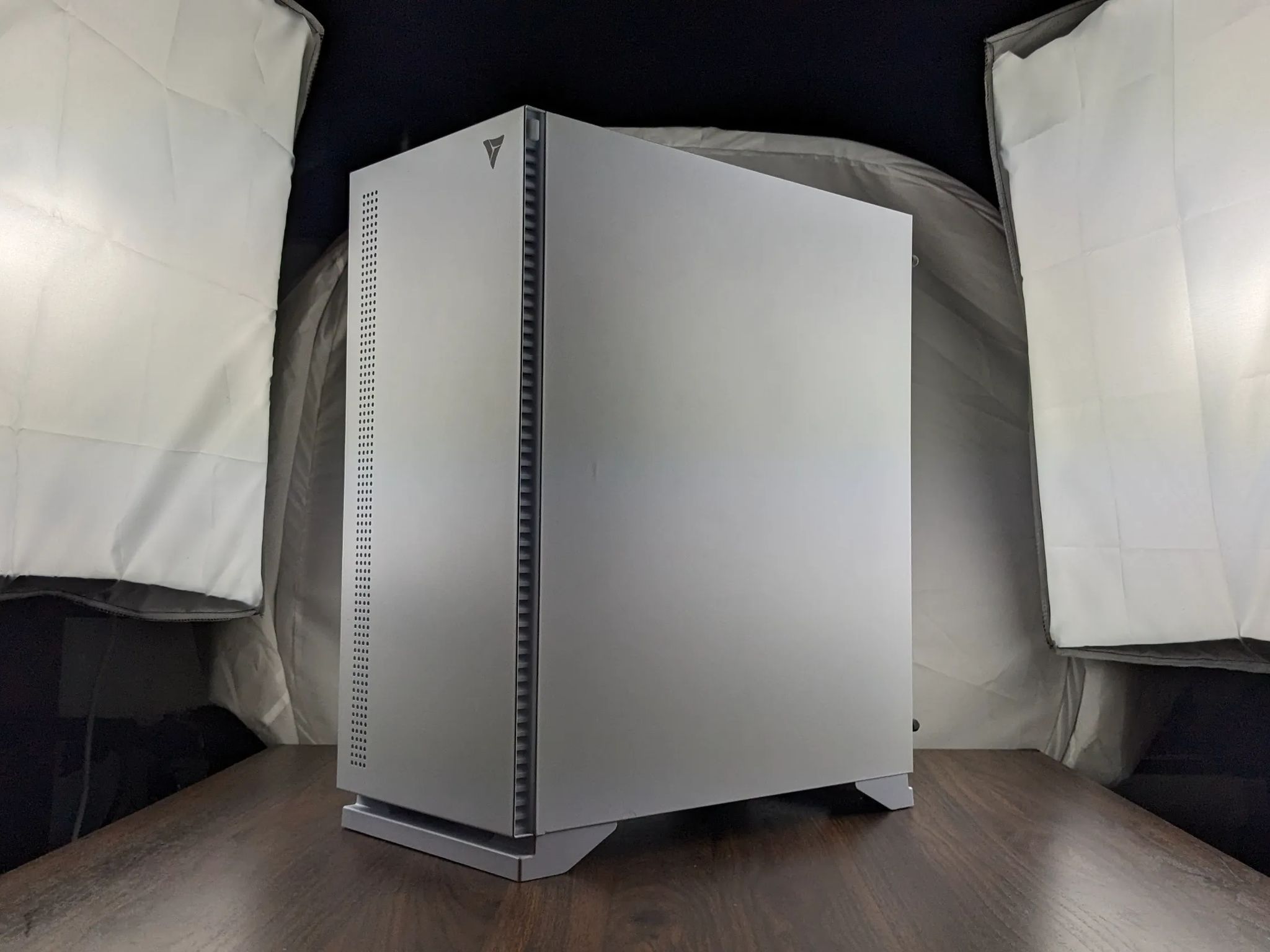 RTX 2060 Super, Ryzen 5 5600X, 2x8GB 3000mz 512GB NVMe All White Out