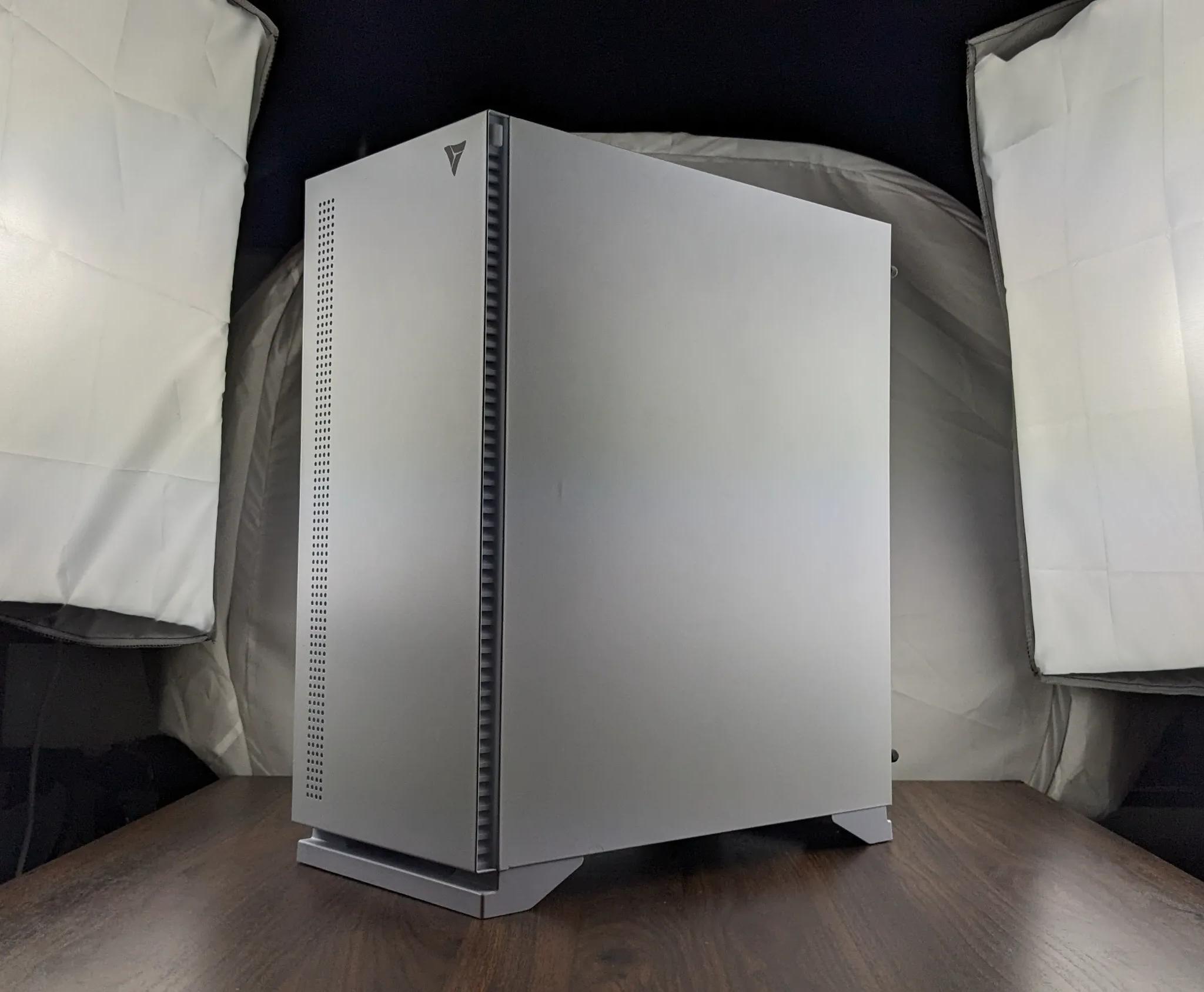 RTX 2060 Super, Ryzen 5 5600X, 2x8GB 3000mz 512GB NVMe All White Out