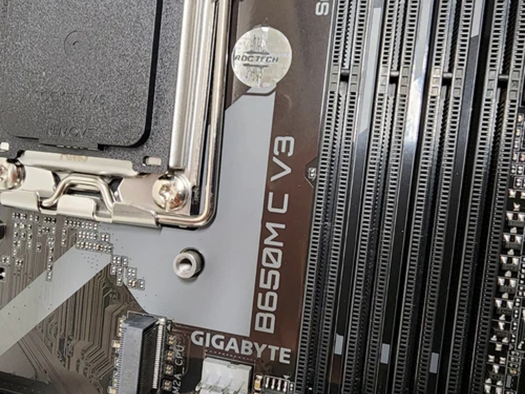 UPDATED BIOS GIGABYTE B650M C V3 WIFI AM5 DDR5 MATX MOTHERBOARD