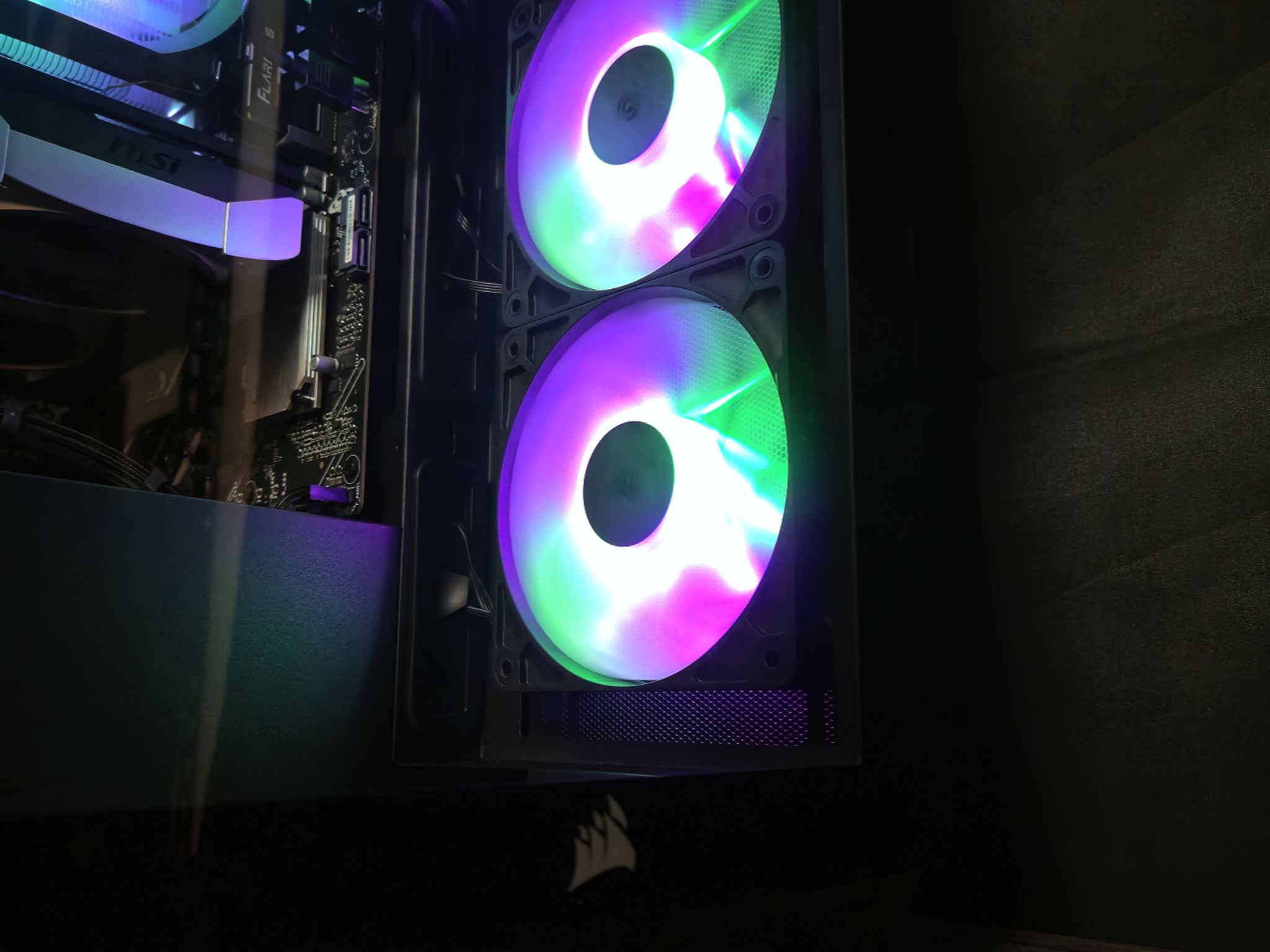 Ryzen 5 9600X - RTX 5060 Ti 8GB - 32GB DDR5 6000 - 1TB Gen4 NVMe - Corsair 3500X - Custom