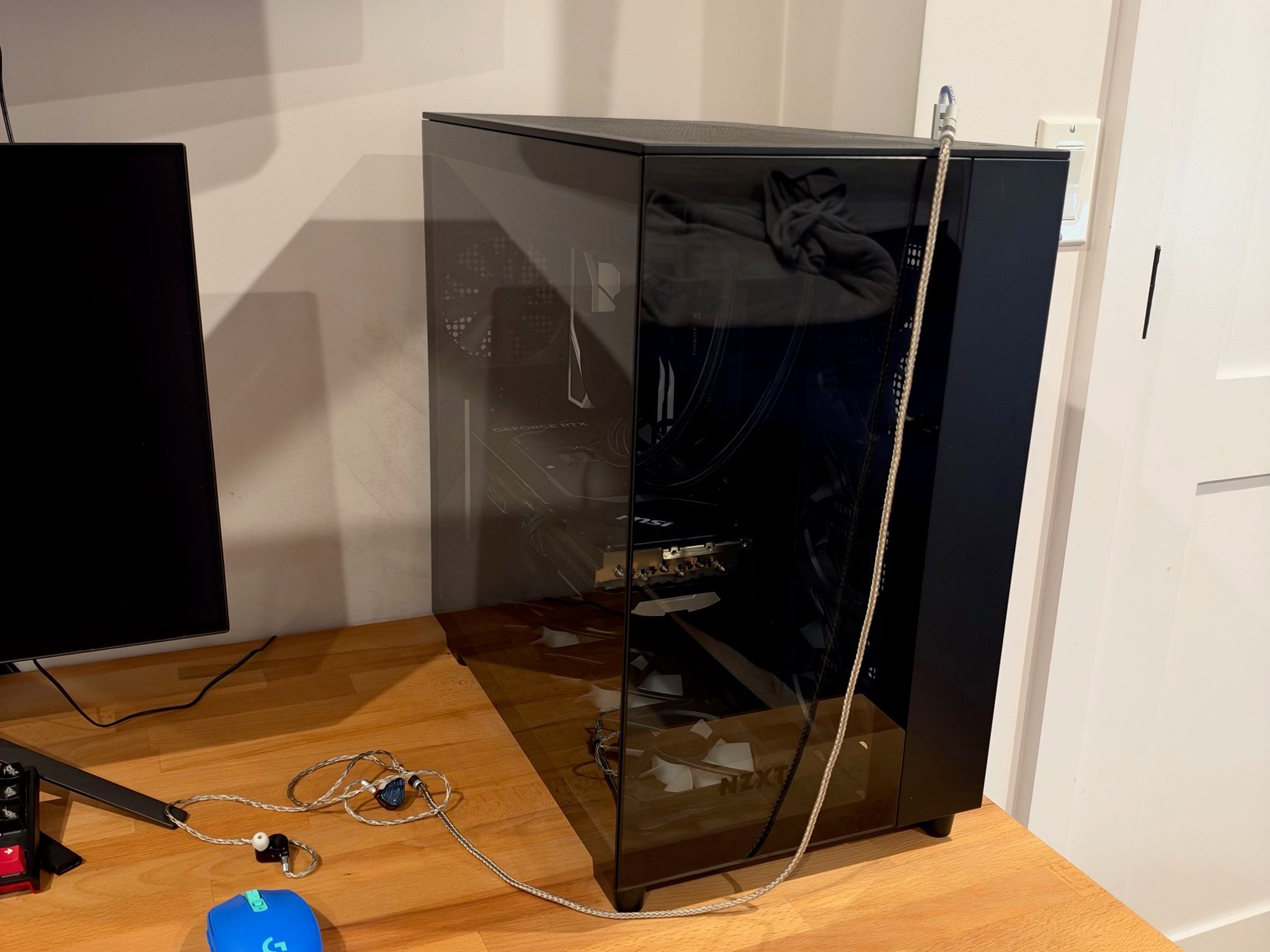 GeForce RTX 4080 Super Custom Gaming PC - Ryzen 9 7900X, 32GB RAM, 1TB NVMe SSD