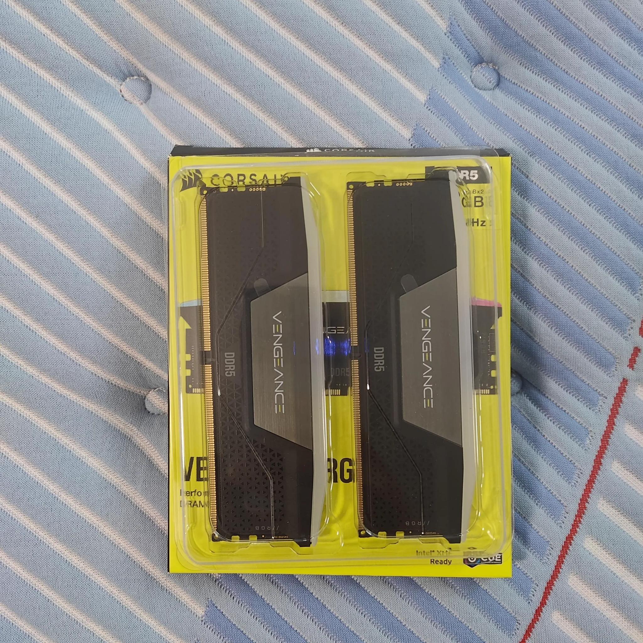 CORSAIR VENGEANCE RGB DDR5 RAM 32GB (5200MHz) BLACK