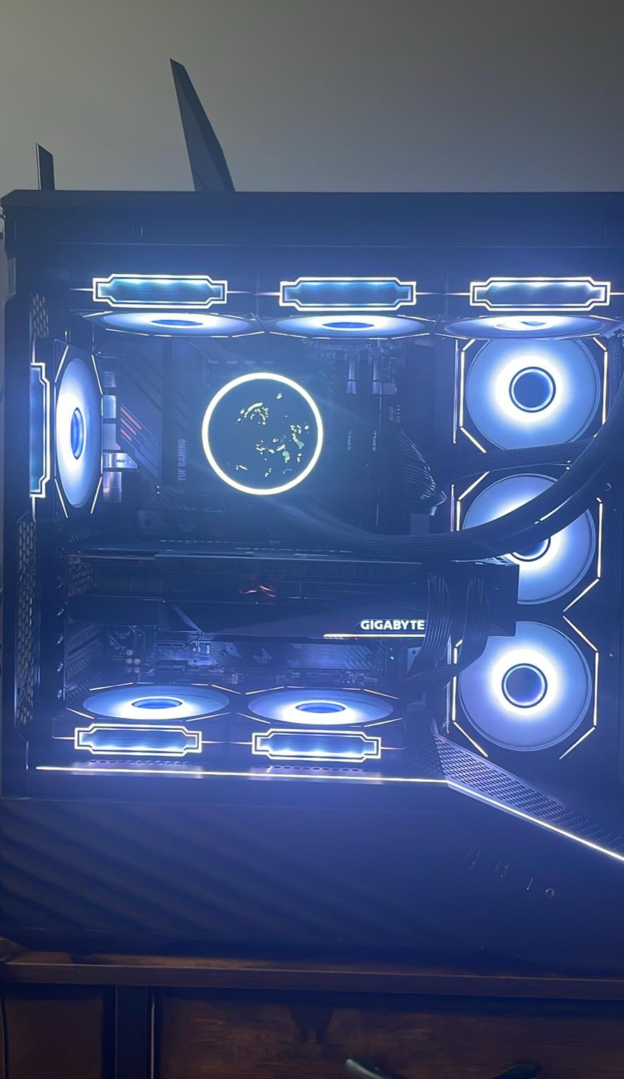 Ryzen 5600x  RTX 3080 32 Gbs DDR4 1TB intel Nvme Drive
