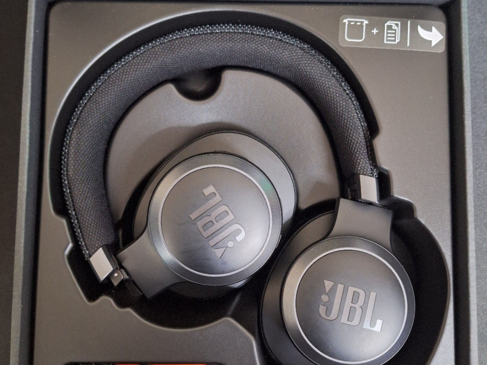 JBL LIVE 660 NC Headphones