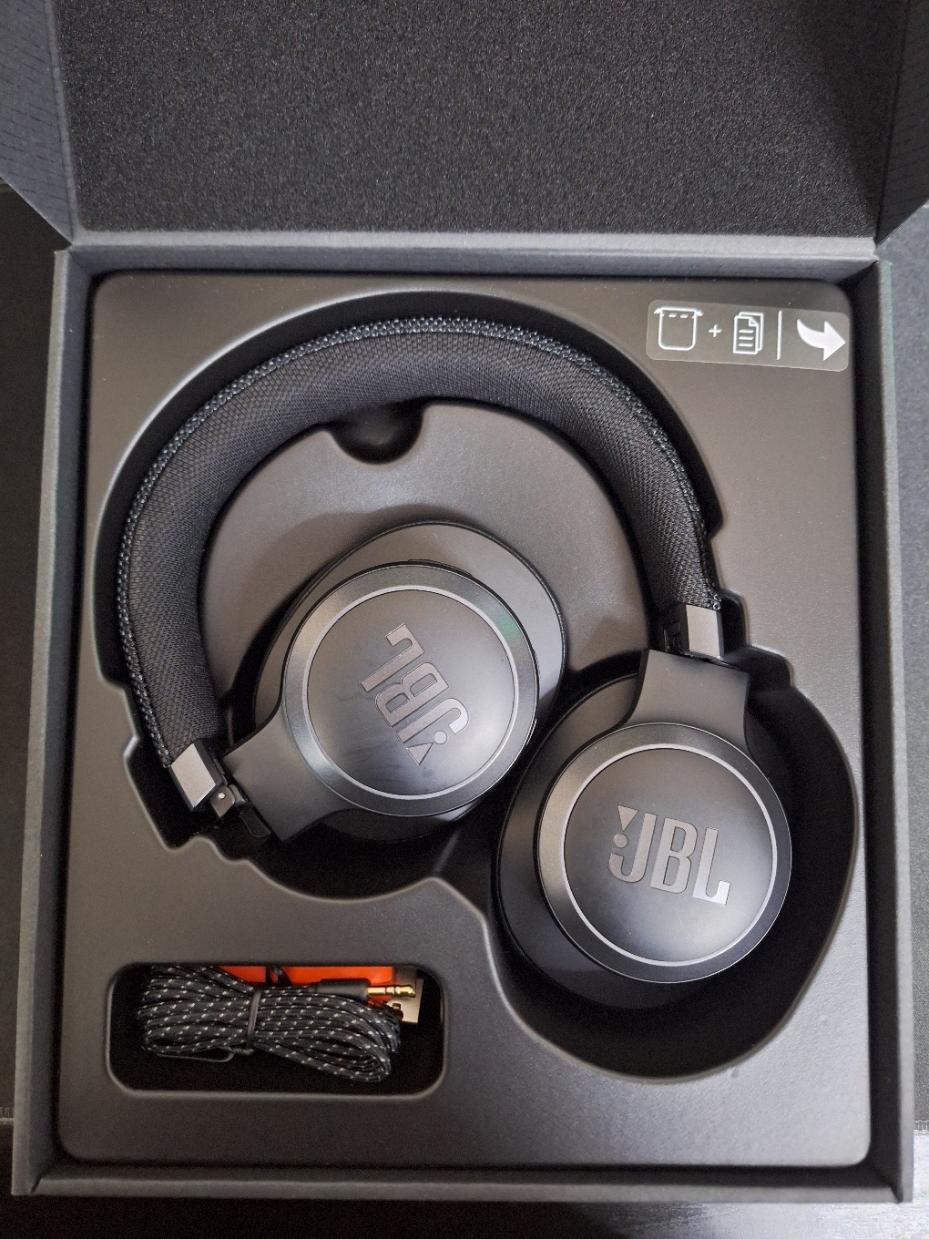JBL LIVE 660 NC Headphones
