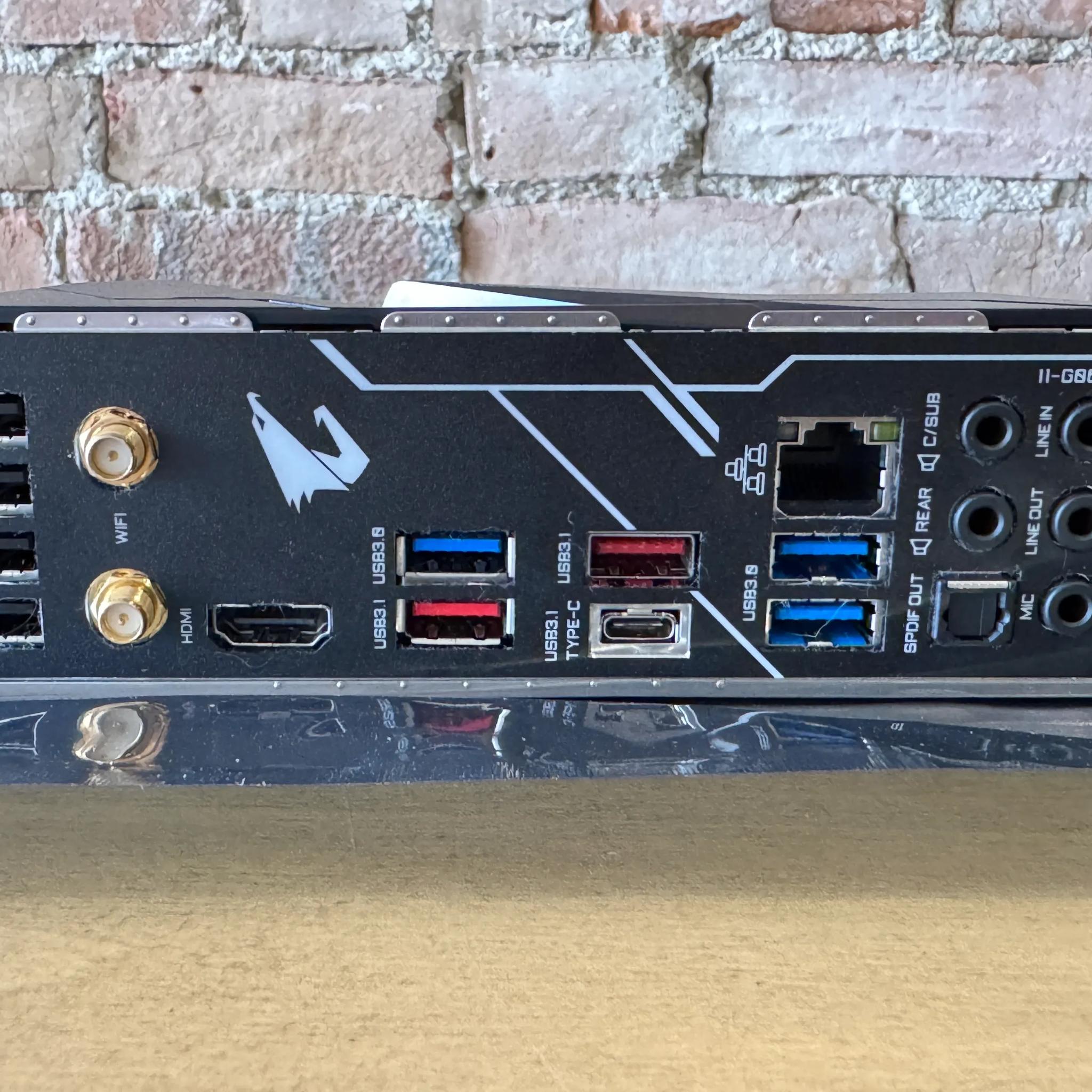 Gigabyte Z390 Aorus Pro WIFI Motherboard + Intel Core i9-9900K Processor Combo (Refurbished)